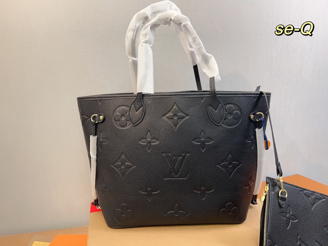 LB770 Neverfull MM / 12.2 x 11 x 5.5 inches