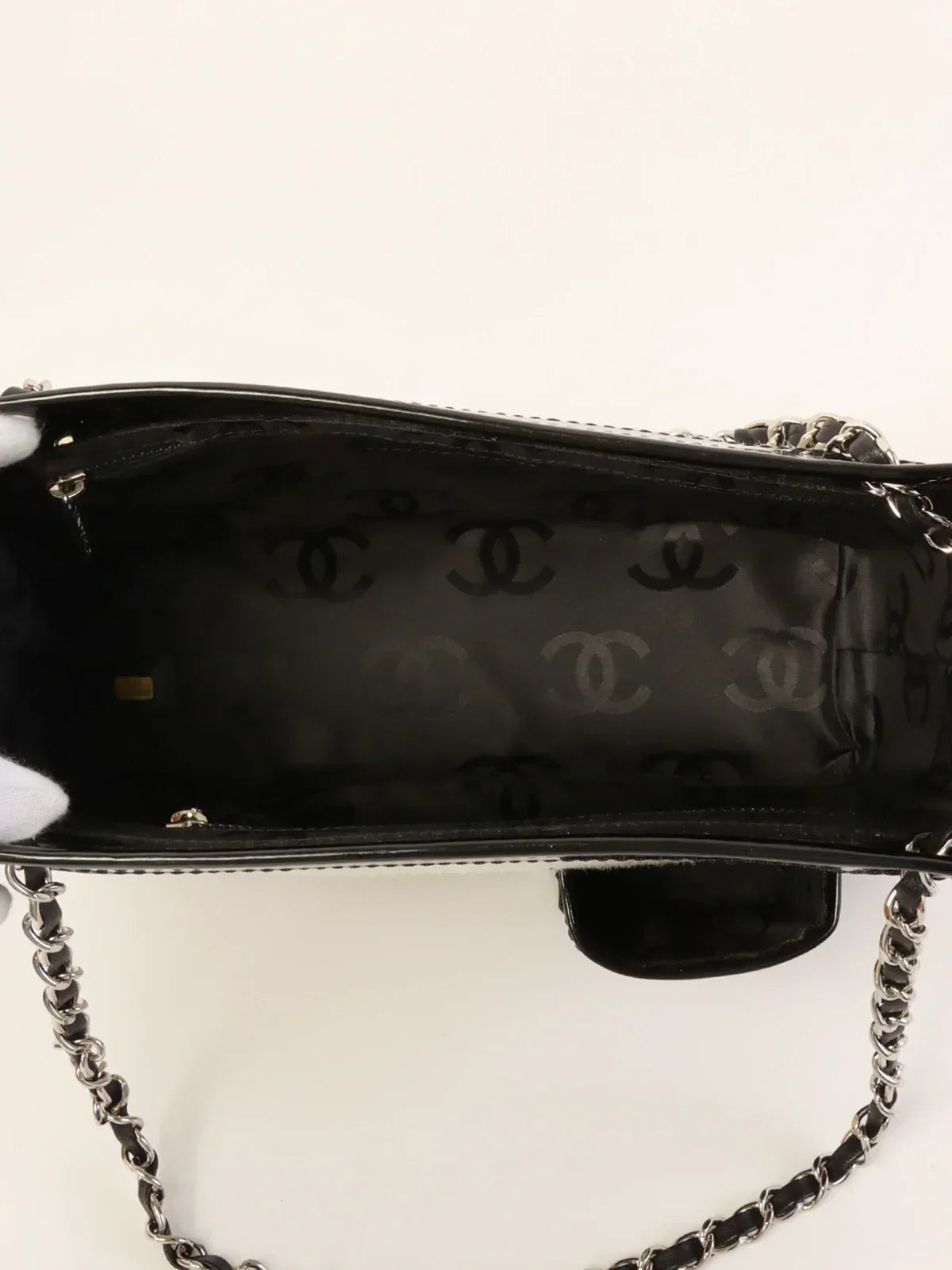 CHANEL Around 2005 Made Unborn Calf Patent Conbination Cc Mark Stitch Chain Tote Bag White/Black