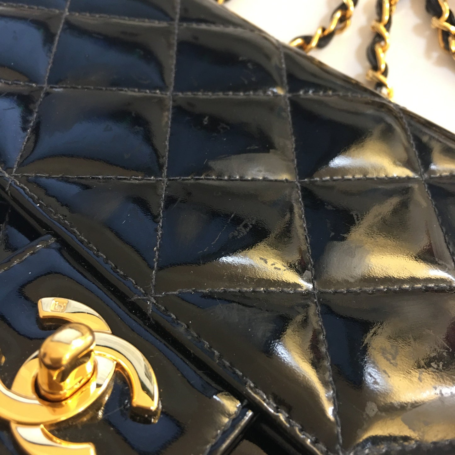 CHANEL Timeless/Classique Shoulder Bag in Black Patent