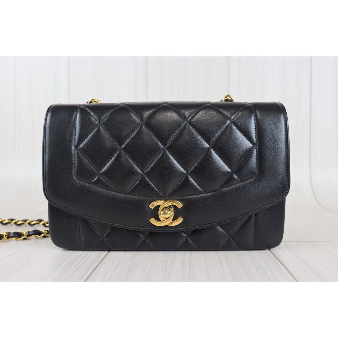 Rank A ｜ CHANEL Matrasse Diana 22 Lamb Skin Double Flap Double Chain Bag ｜092607