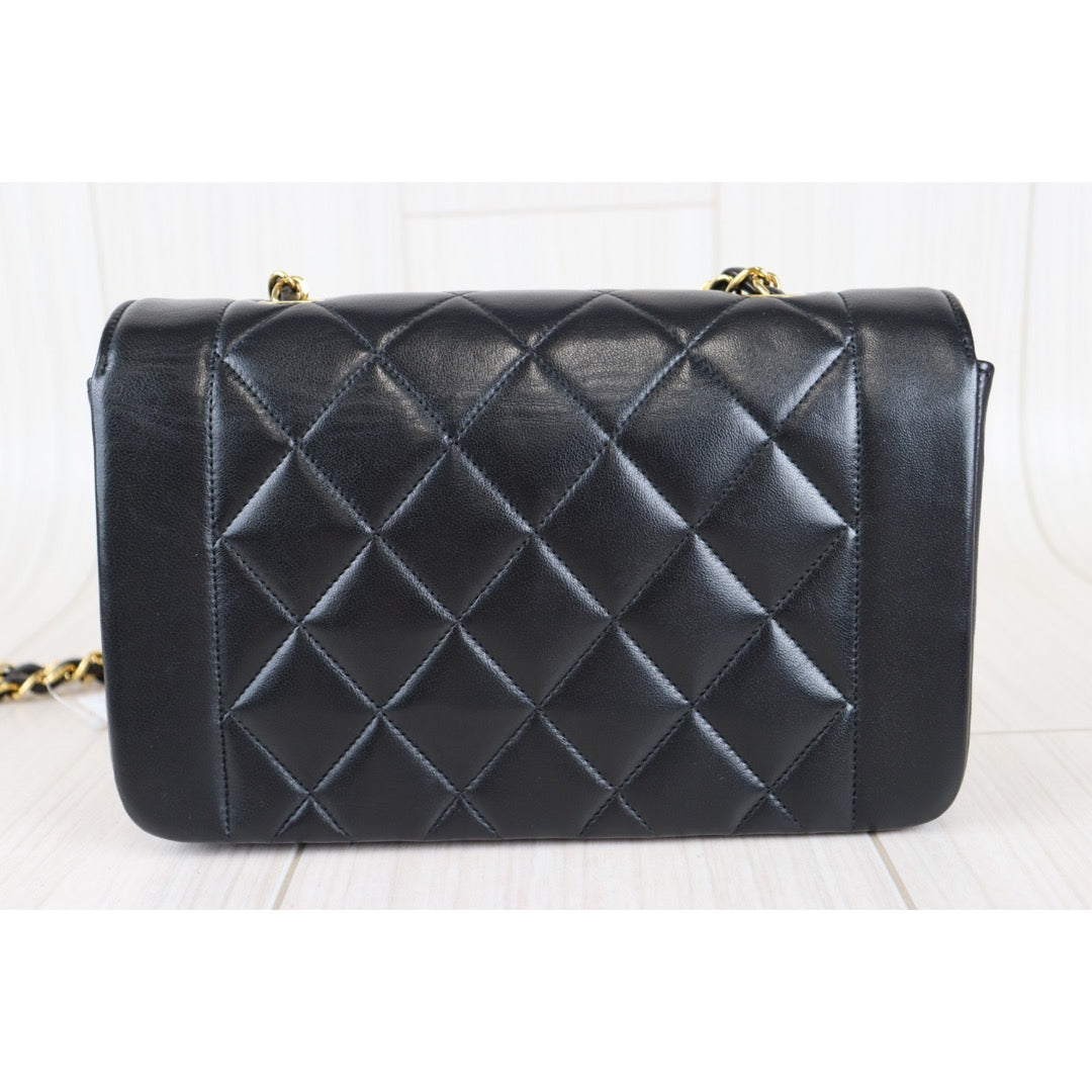 Rank A ｜ CHANEL Matrasse Diana 22 Lamb Skin Double Flap Double Chain Bag ｜092607