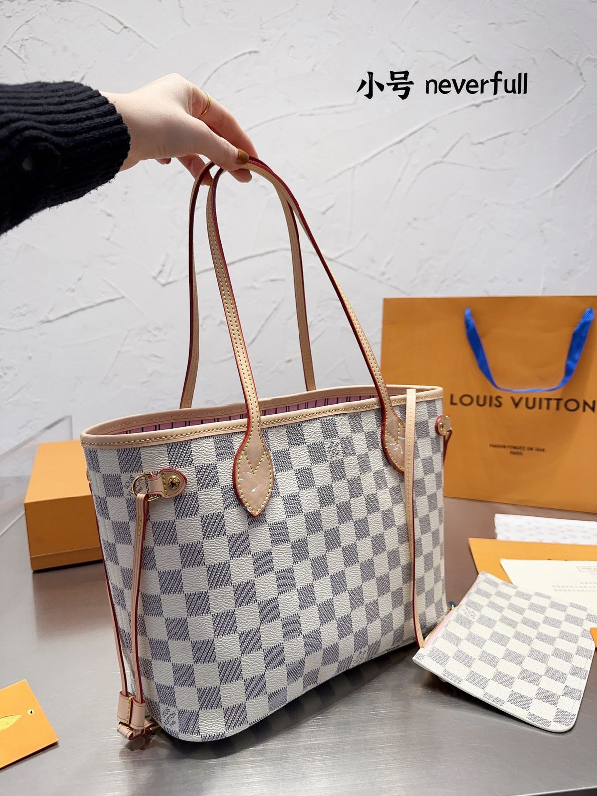 LB774 Neverfull PM / 11.4 x 8.7 x 5.1 inches
