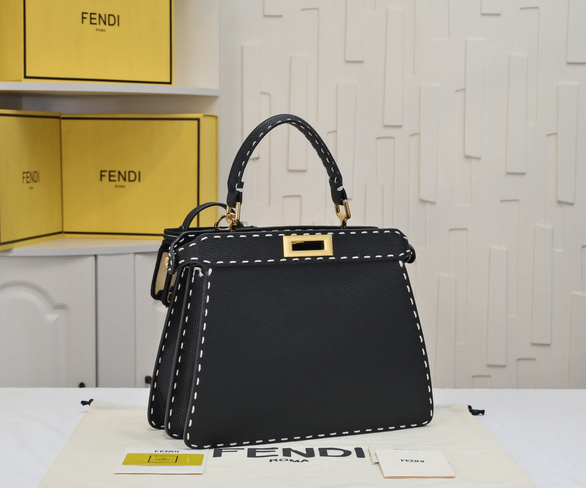 FF272 Peekaboo ISeeU Medium / 13.2x3.9x9.8inch