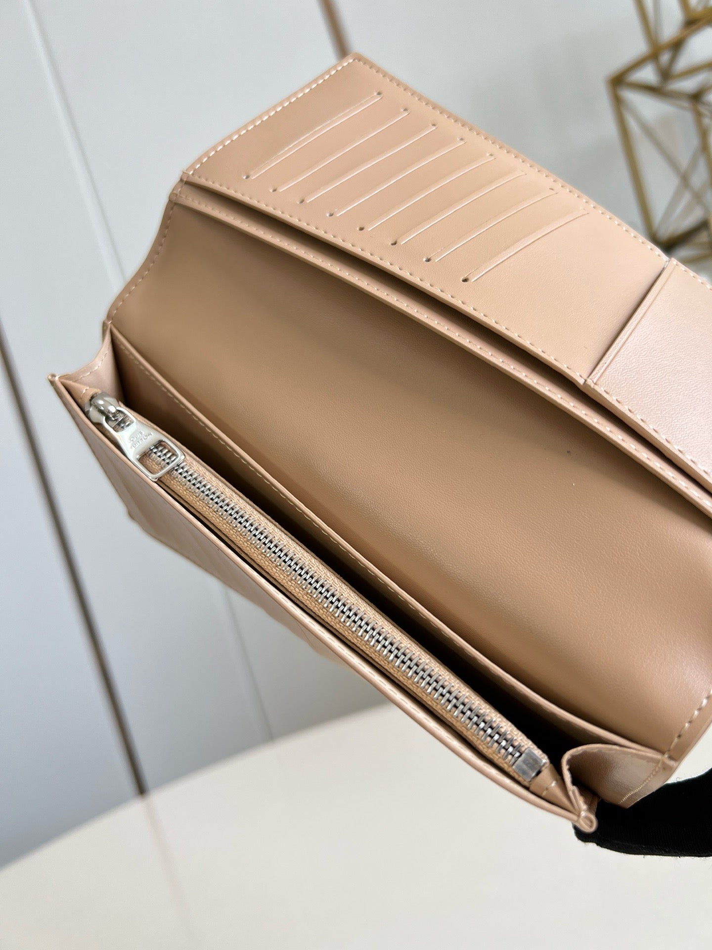 LB1250 Brazza Wallet / 3.9 x 7.5 x 0.8 inches / HIGHEST QUALITY VERSION
