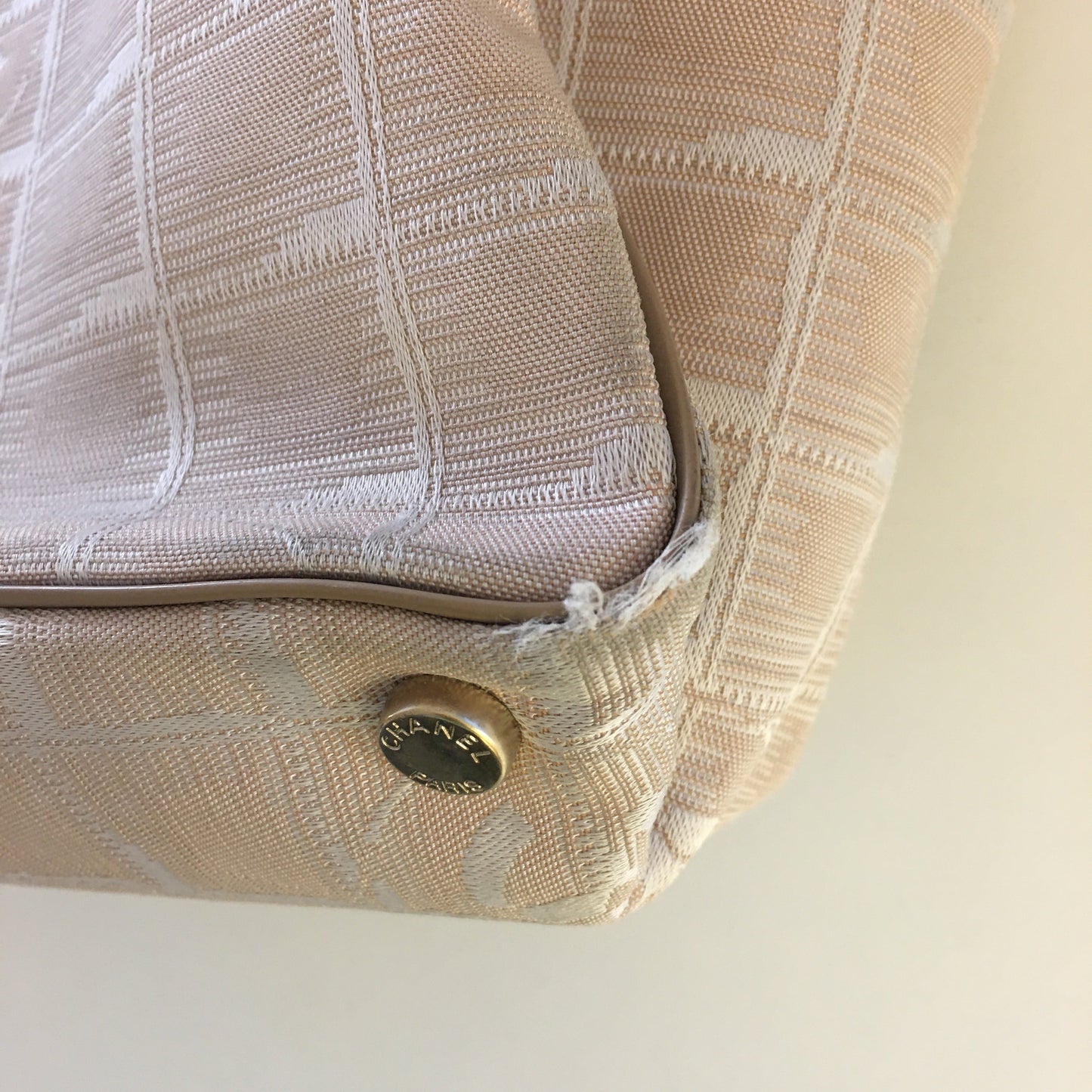 CHANEL Shoulder Bag in Beige Fabric