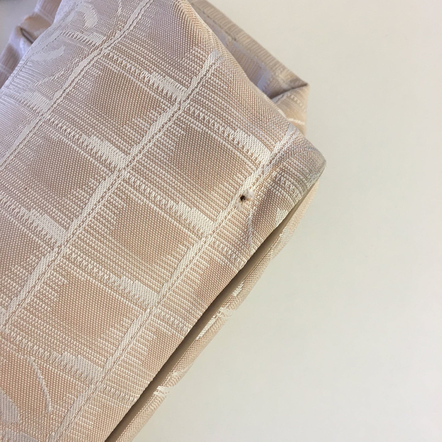 CHANEL Shoulder Bag in Beige Fabric