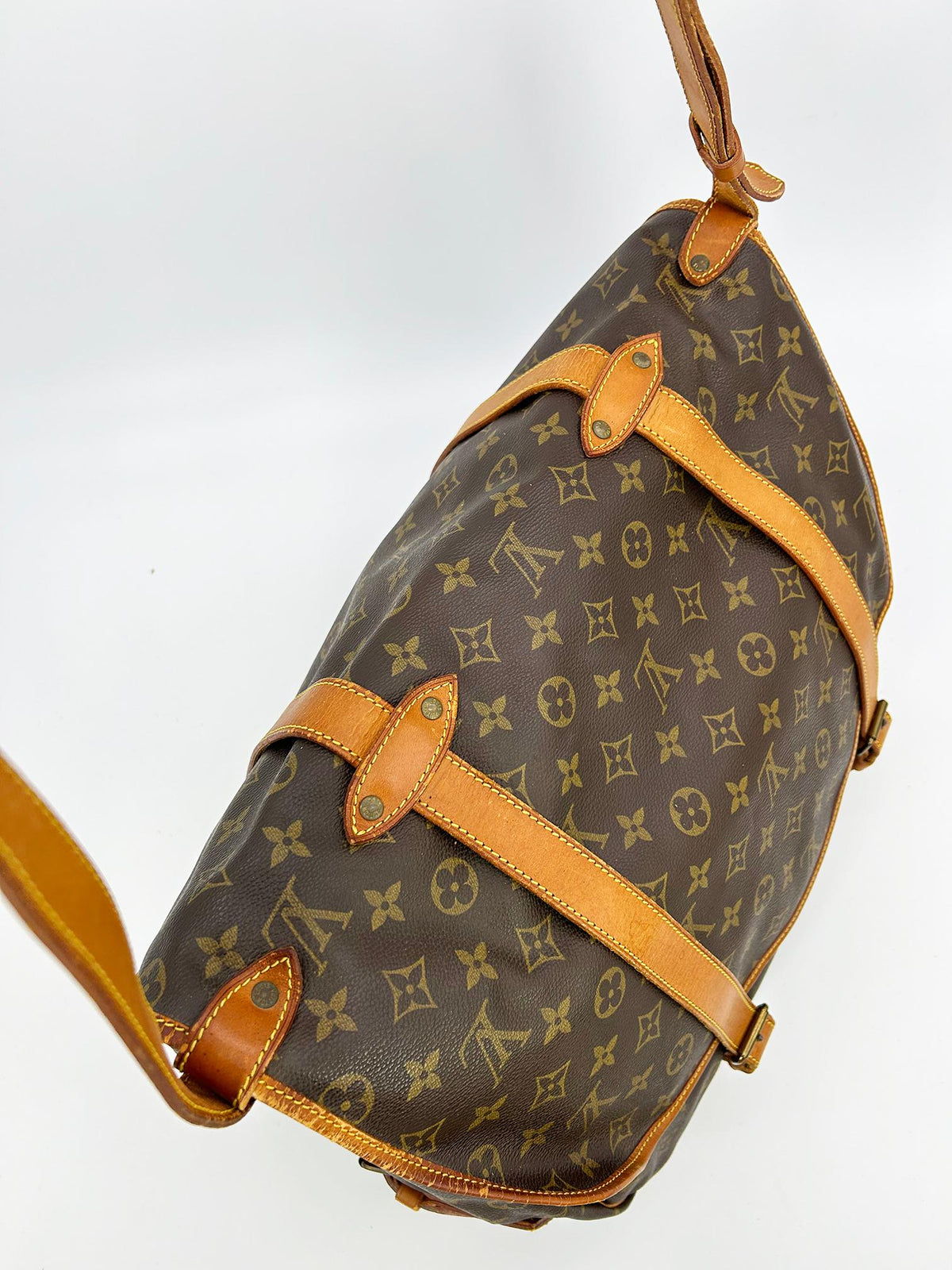 LOUIS VUITTON Vintage Monogram Samur 43 Messenger Shoulder Bag