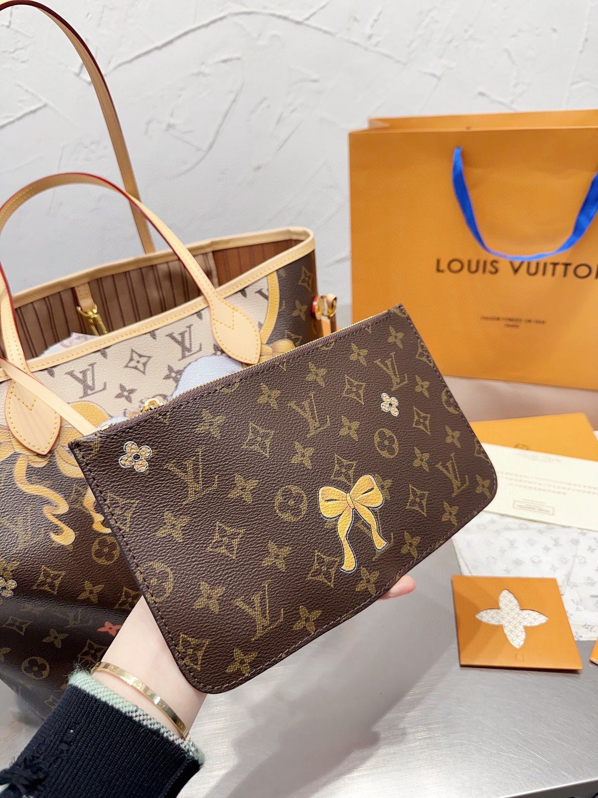 LB883 Neverfull MM / 12.6x11.4x6.7inch