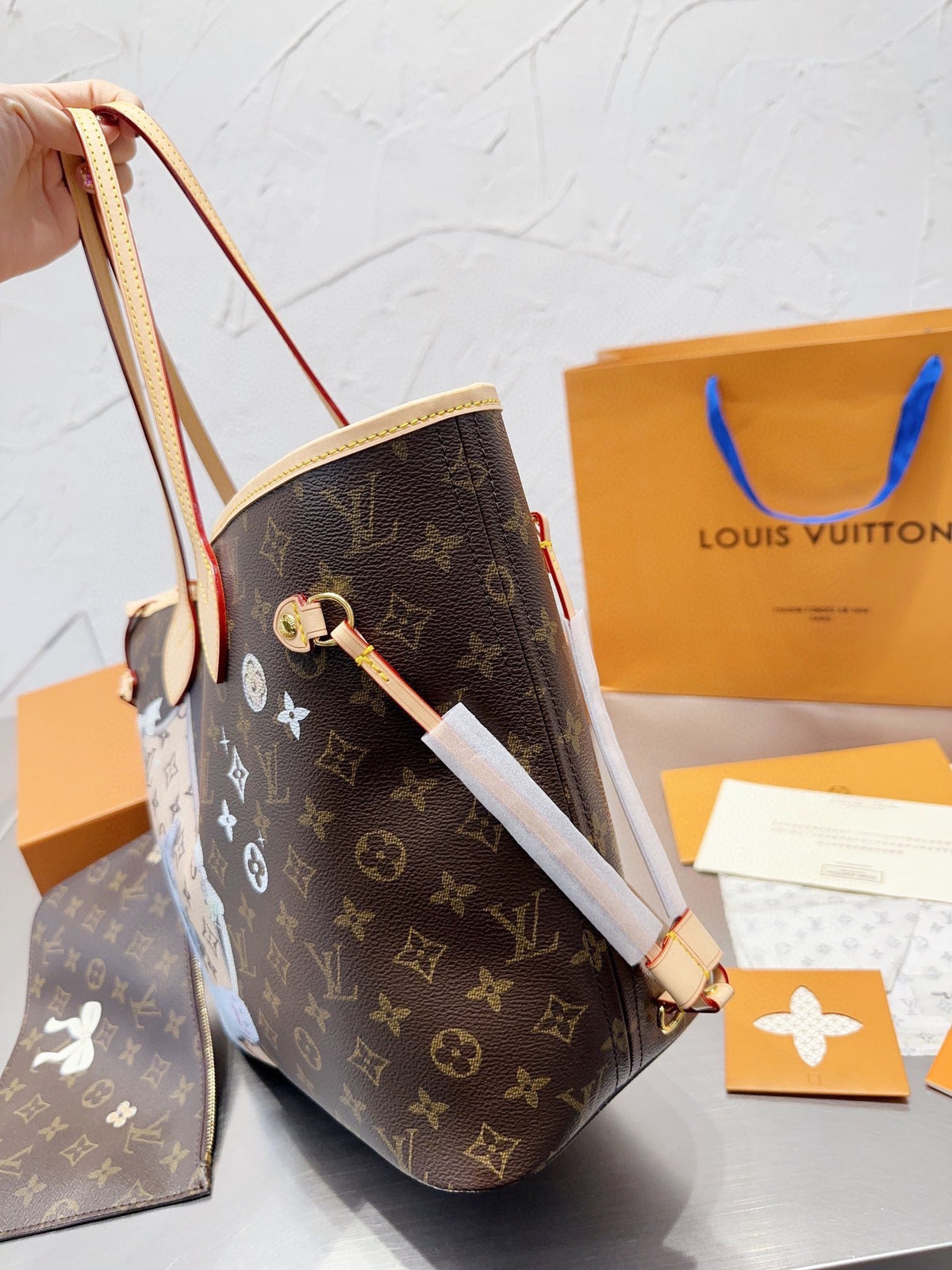 LB884 Neverfull MM / 12.6x11.4x6.7inch
