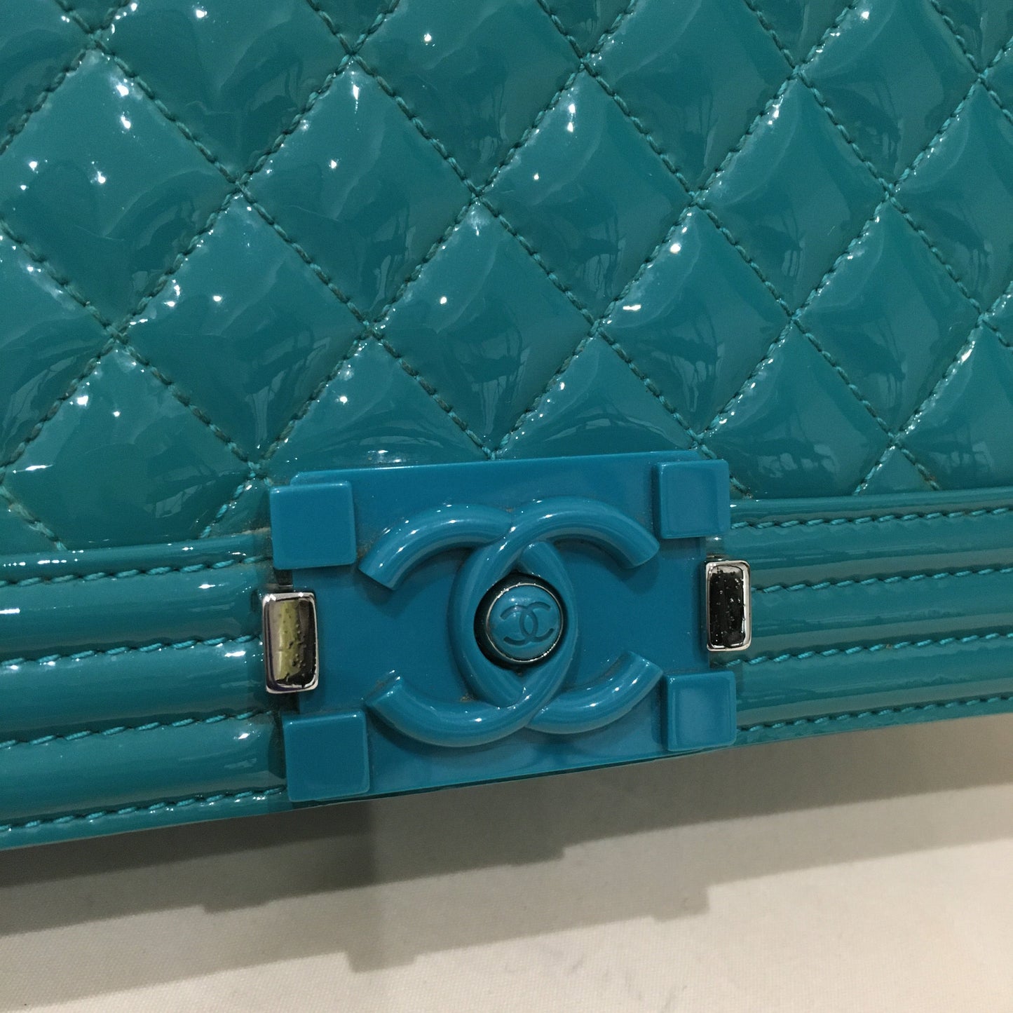 Top Quality Chanel Green Patent Old Medium Boy New Shoulder Bag Sku# 76385