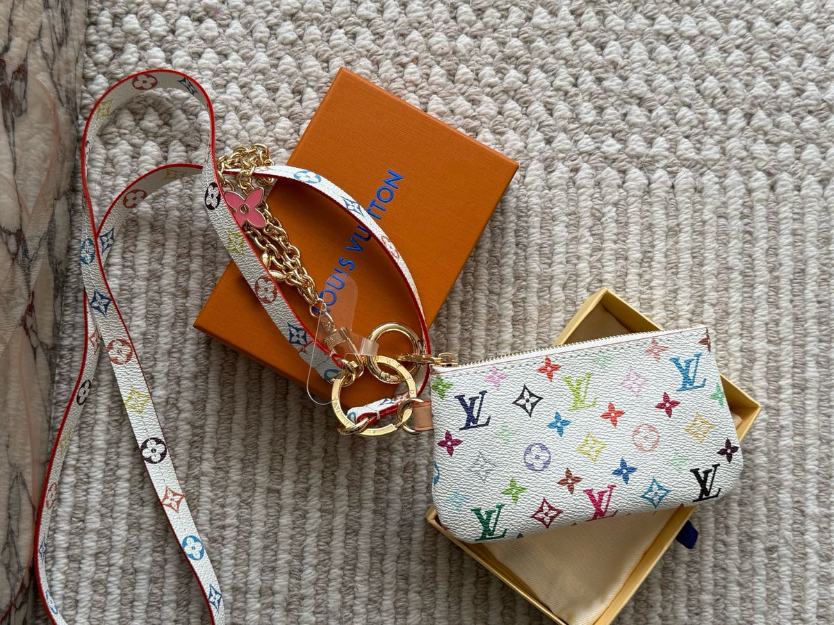 LB1183 LV x TM Key Pouch / 4.7 x 2.8 x 0.6 inches