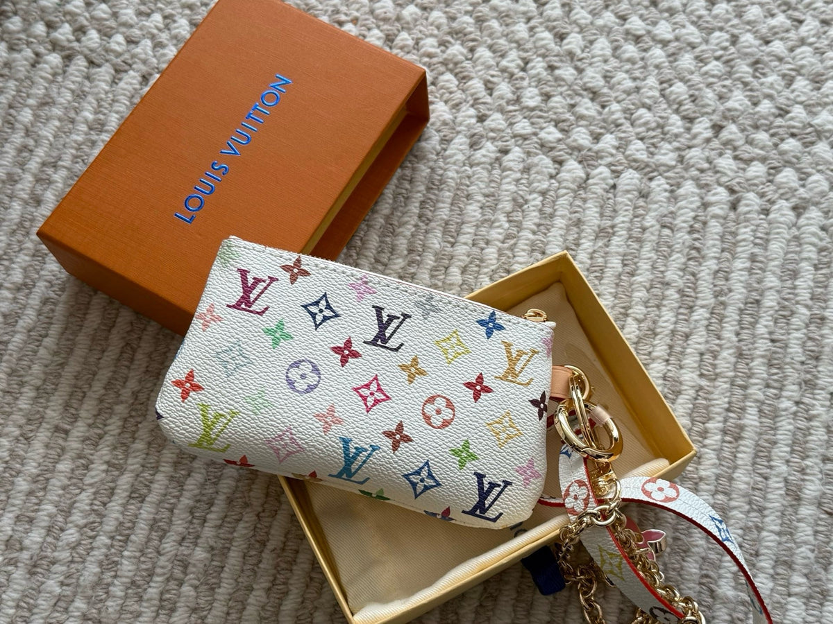 LB1183 LV x TM Key Pouch / 4.7 x 2.8 x 0.6 inches