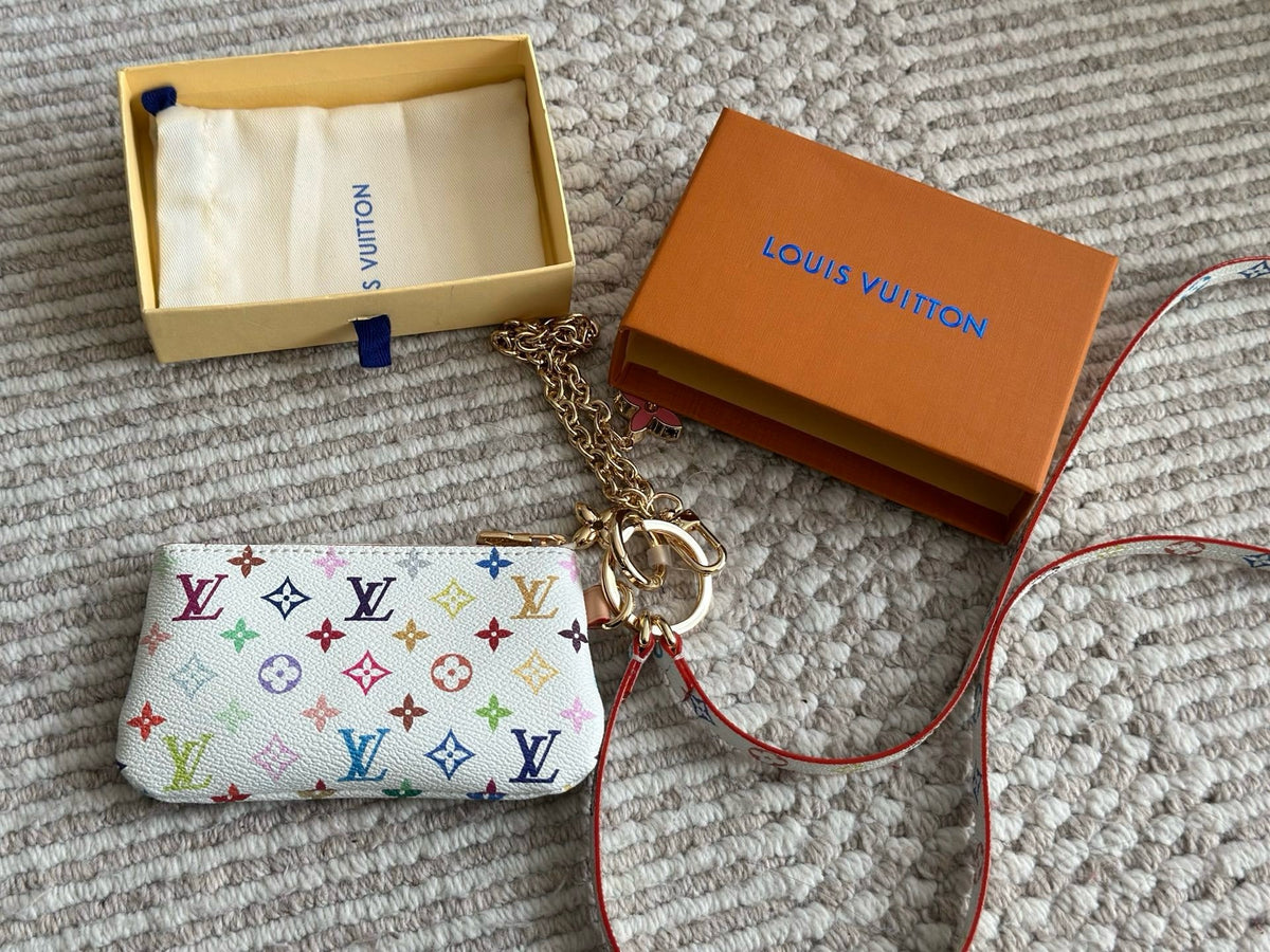 LB1183 LV x TM Key Pouch / 4.7 x 2.8 x 0.6 inches