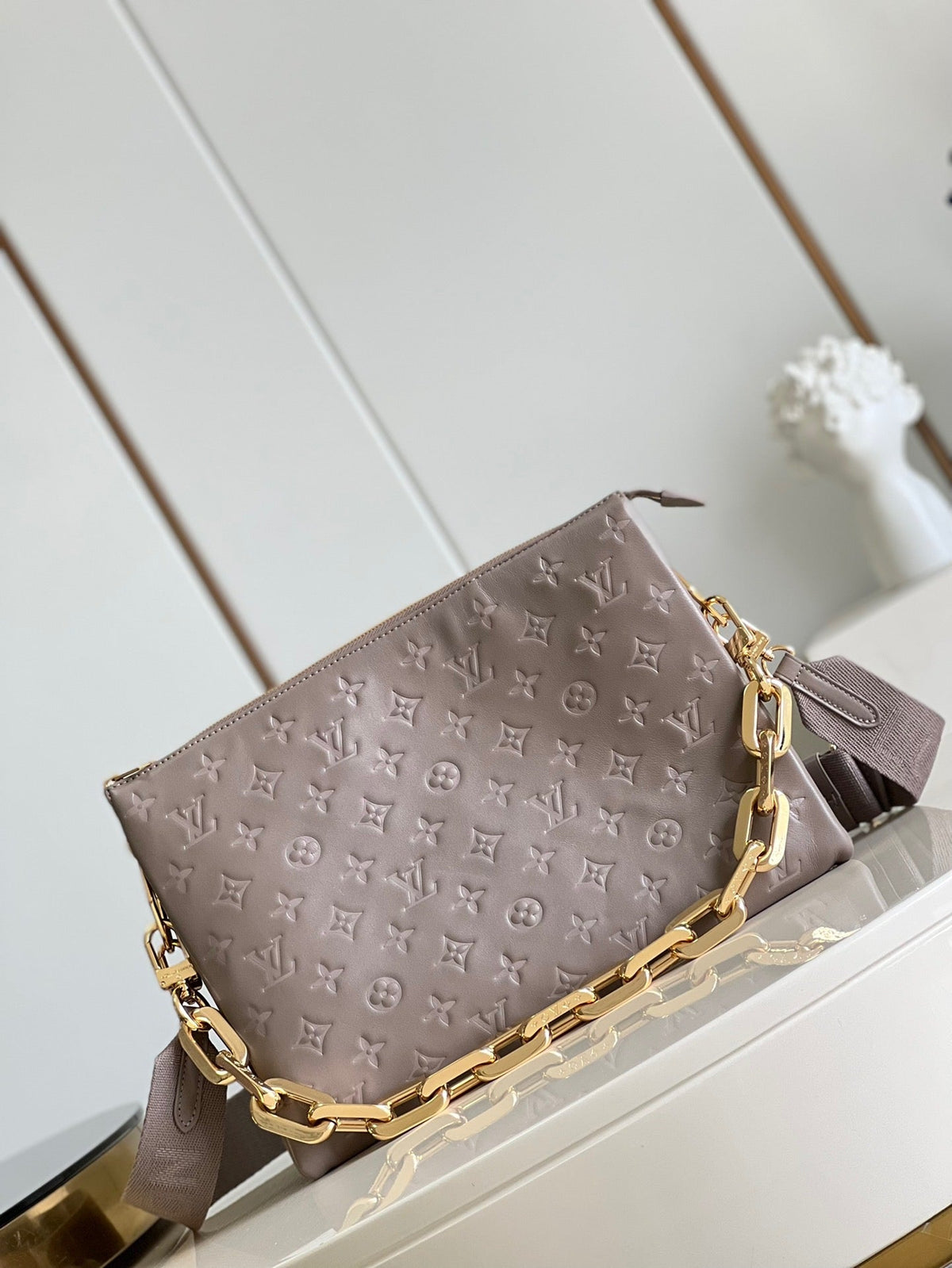 LB799 Coussin MM / HIGHEST QUALITY VERSION / 13.4 x 9.4 x 4.7 inches