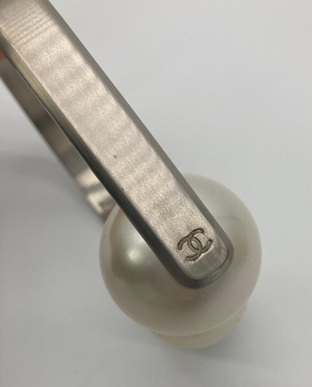 CHANEL RARE Pearl Ball Choker with Box