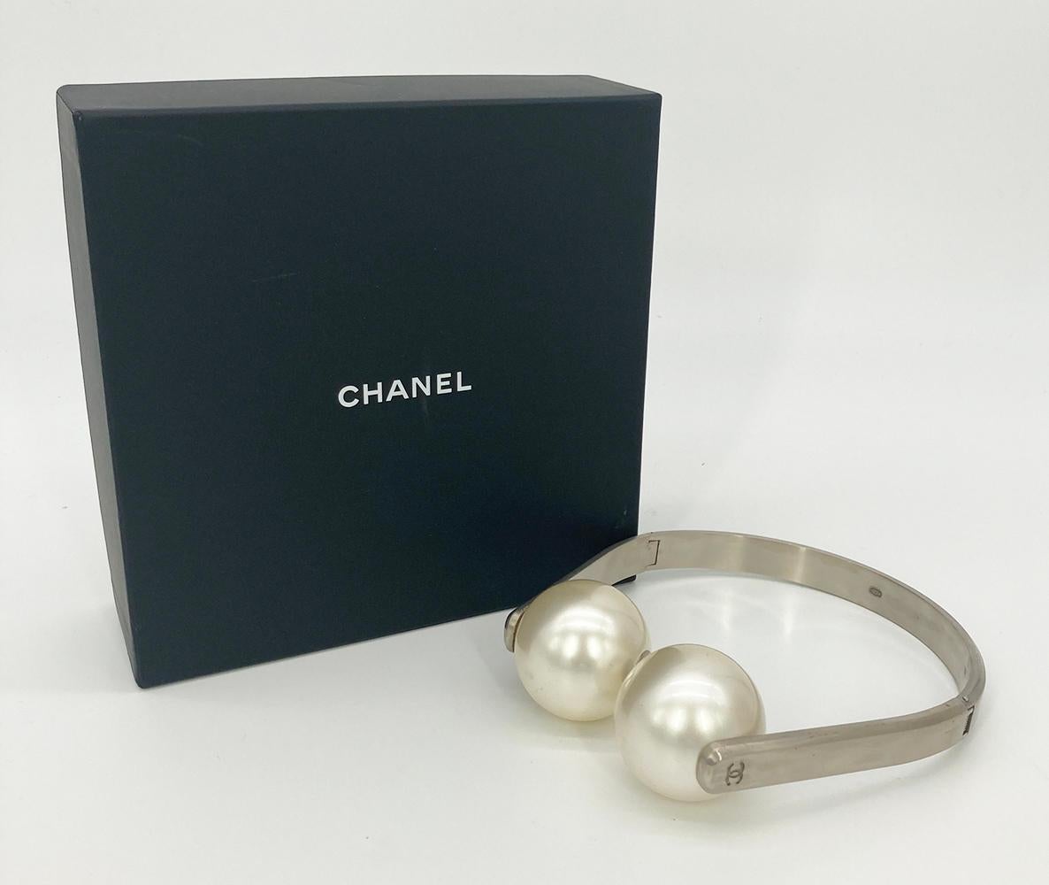 CHANEL RARE Pearl Ball Choker with Box