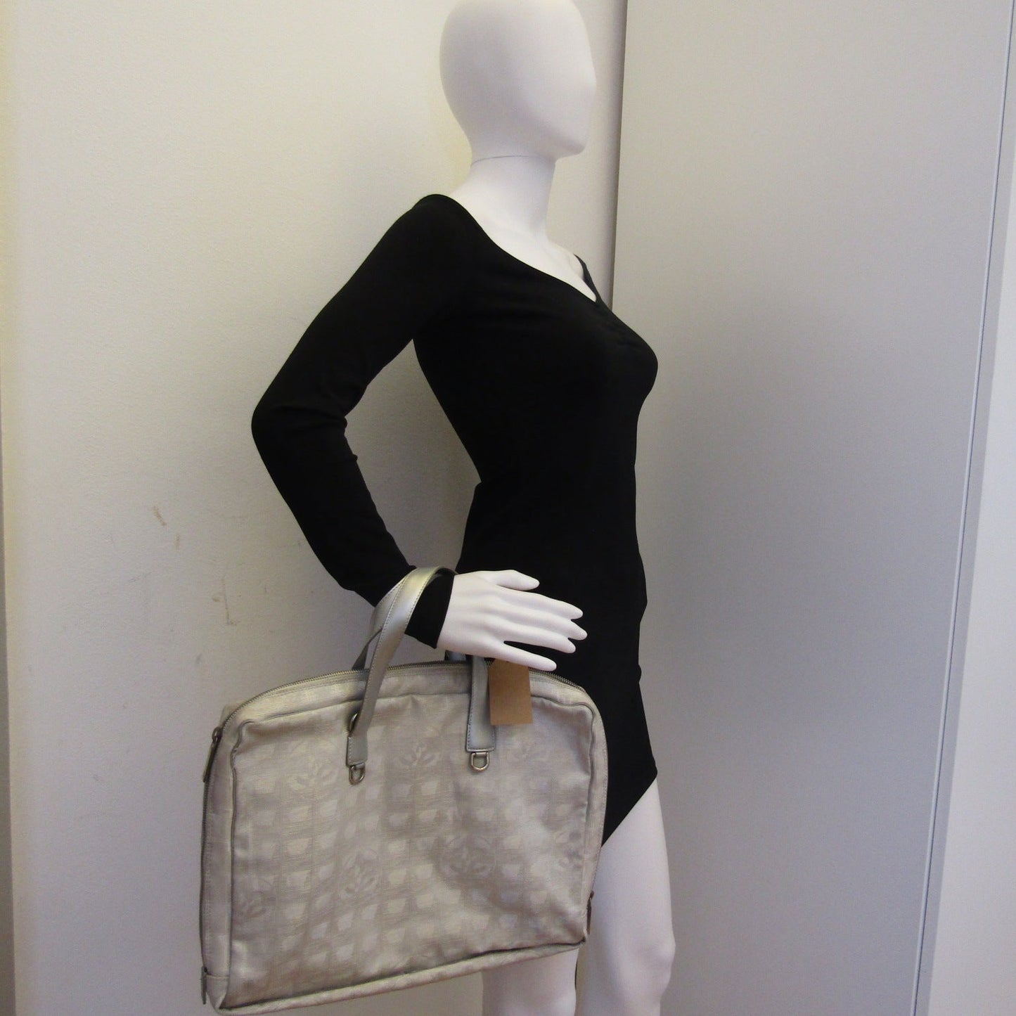 CHANEL Shoulder Bag in Metallic Fabric