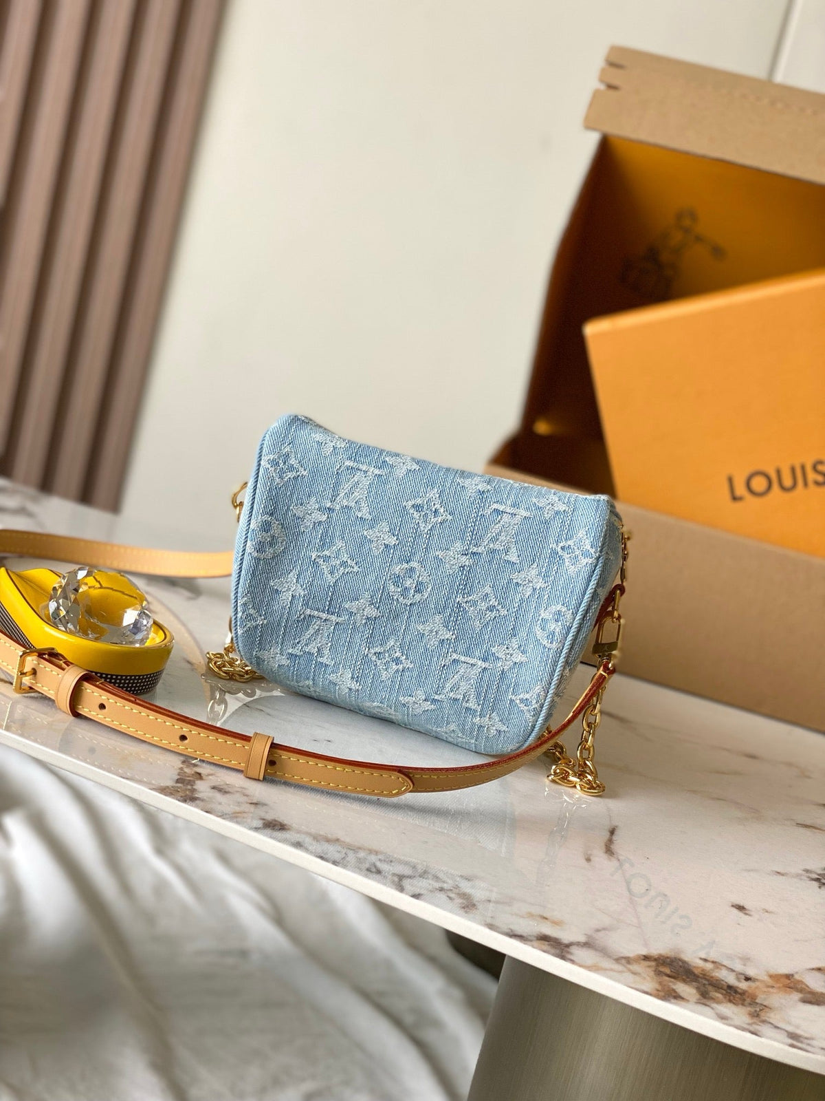 LB1186 Mini Bumbag / HIGHEST QUALITY VERSION /  6.7 x 4.7 x 3.7 inches
