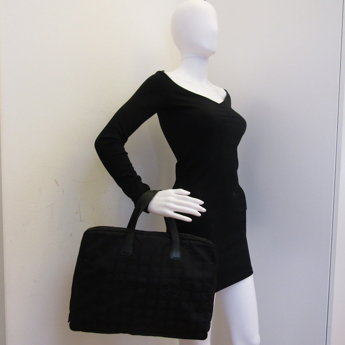 Top Quality Chanel Handbag in Black Fabric
