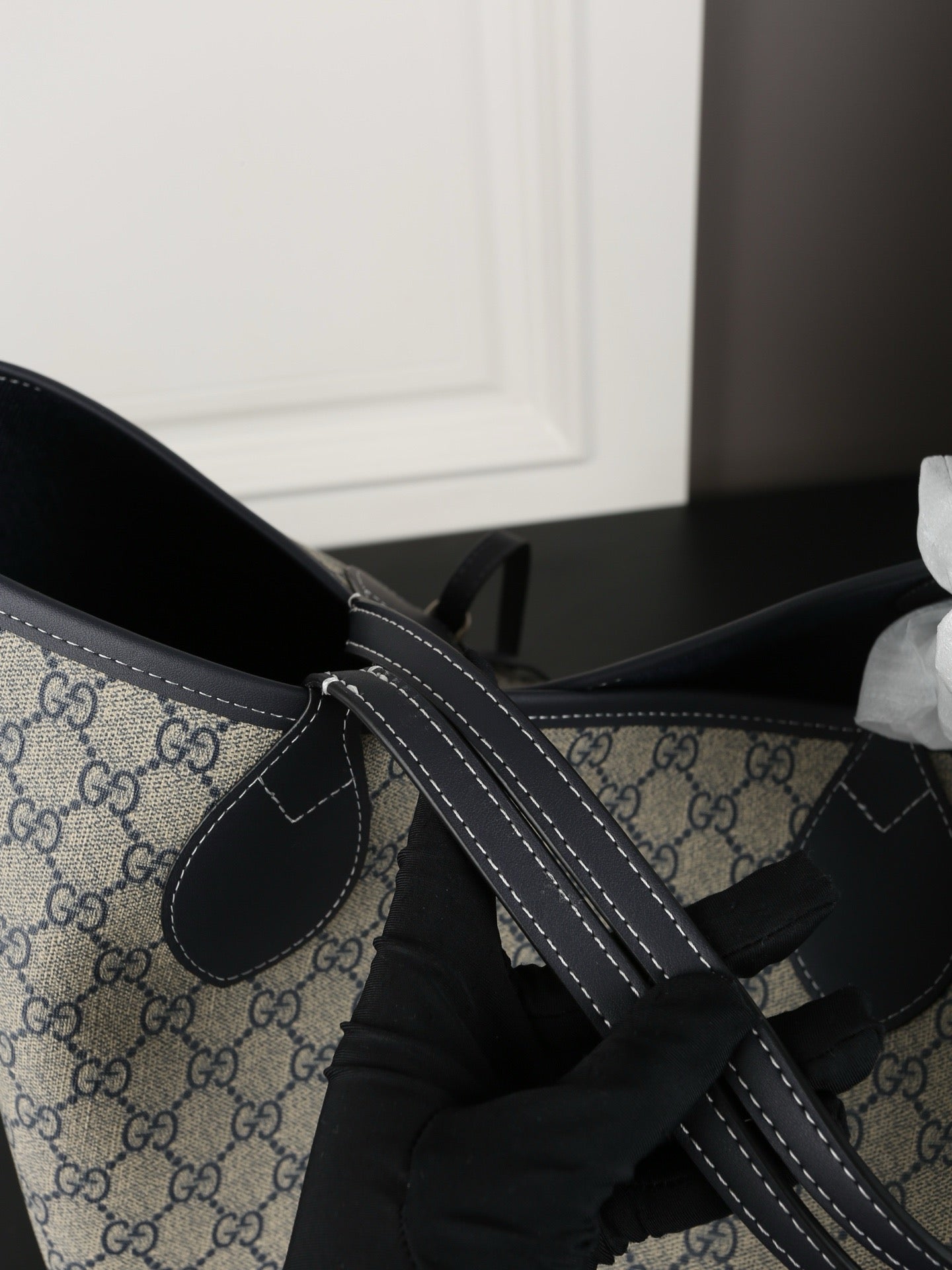 GC717 Gucci Totissima Large Reversible Tote Bag / 11"W x 10.6"H x 10.6"D