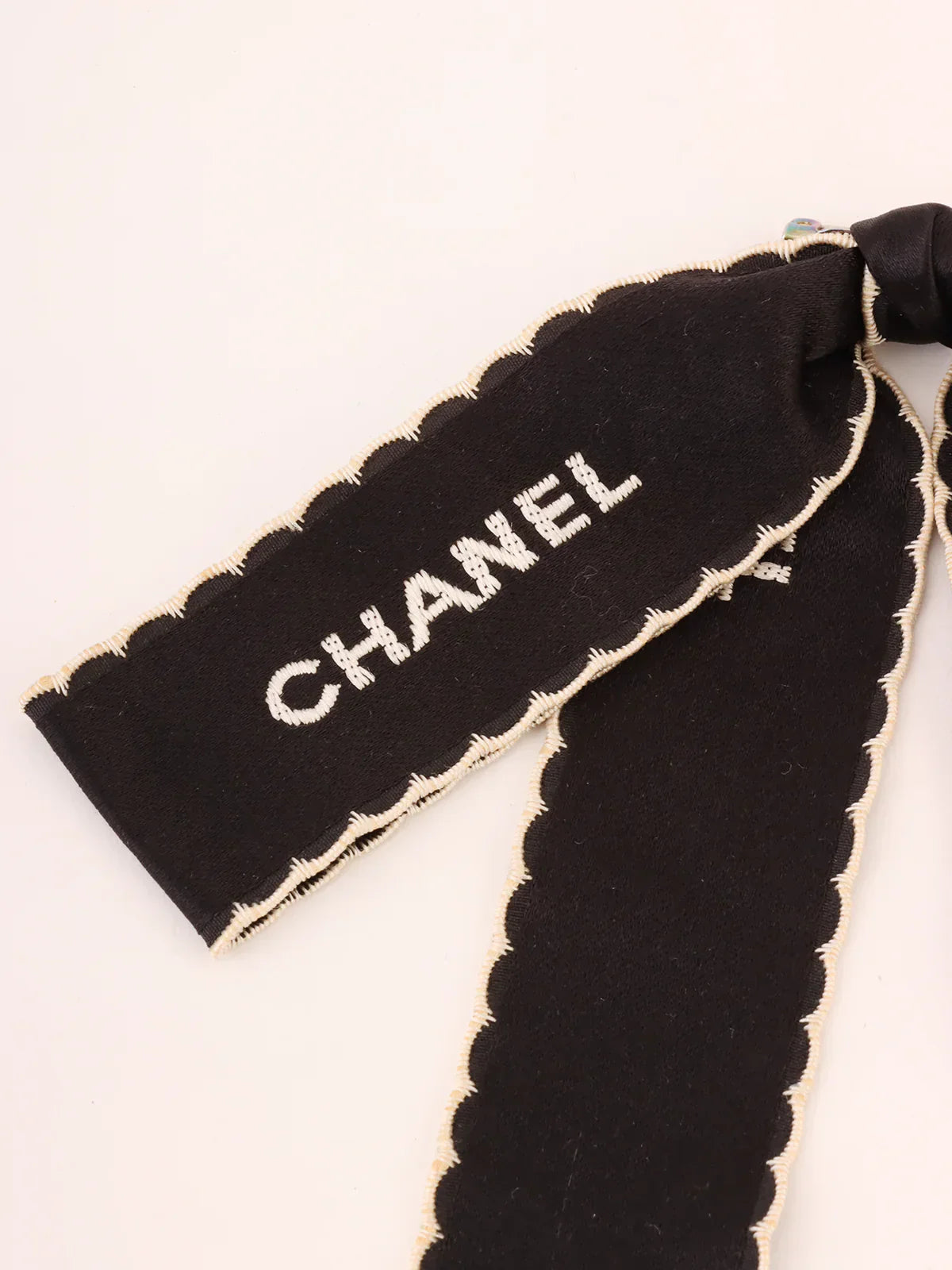 Top Quality Chanel Logo Ribbon Brooch Black