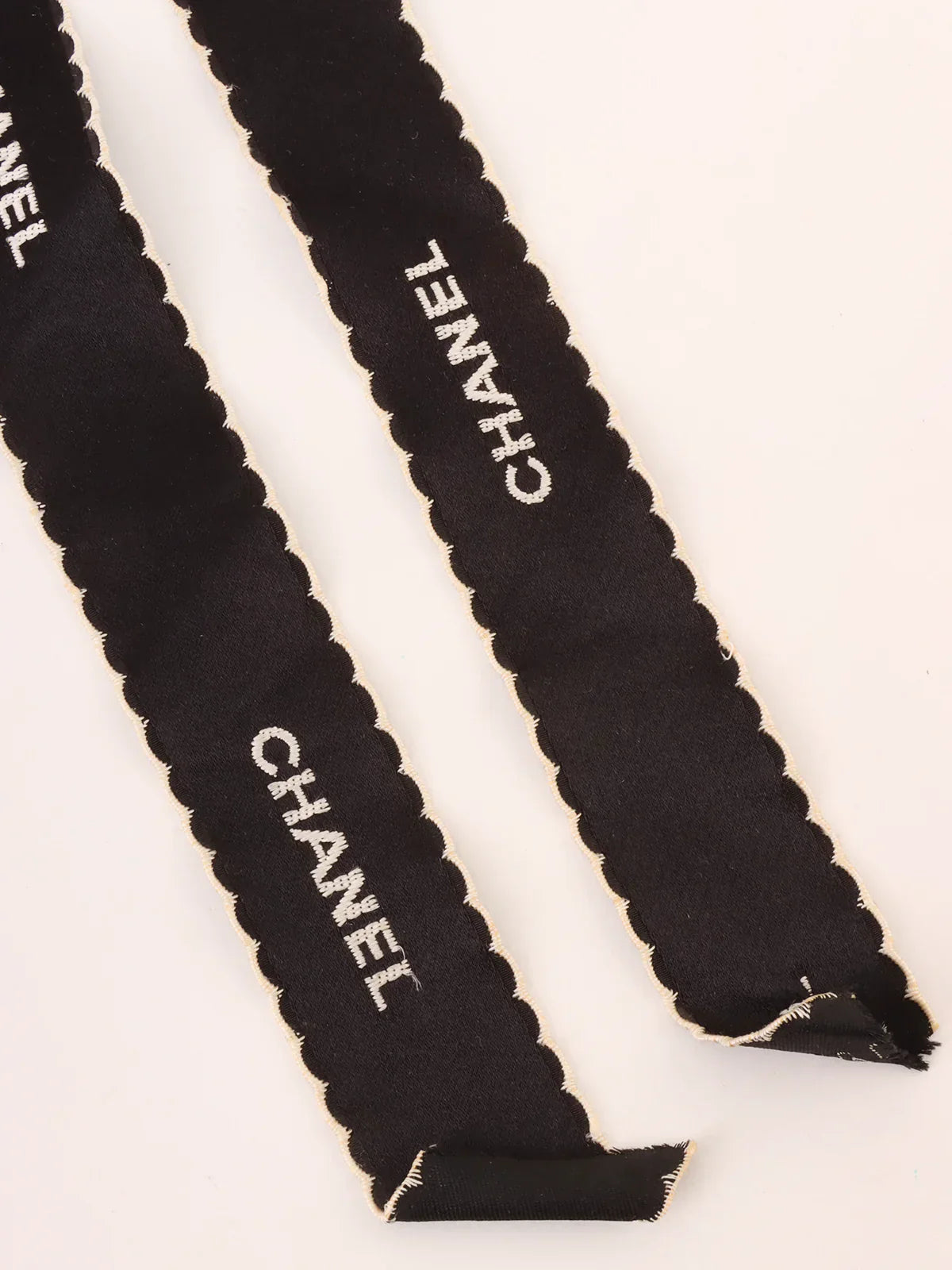 Top Quality Chanel Logo Ribbon Brooch Black
