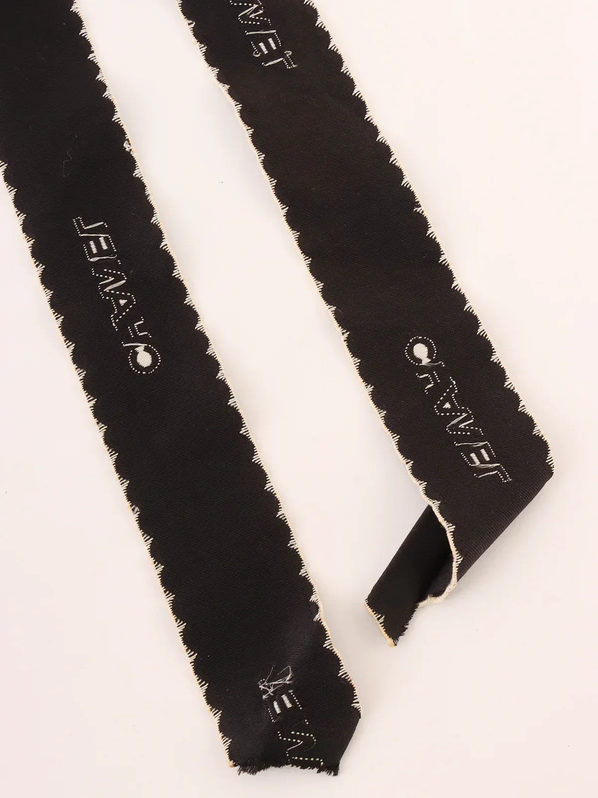 Top Quality Chanel Logo Ribbon Brooch Black