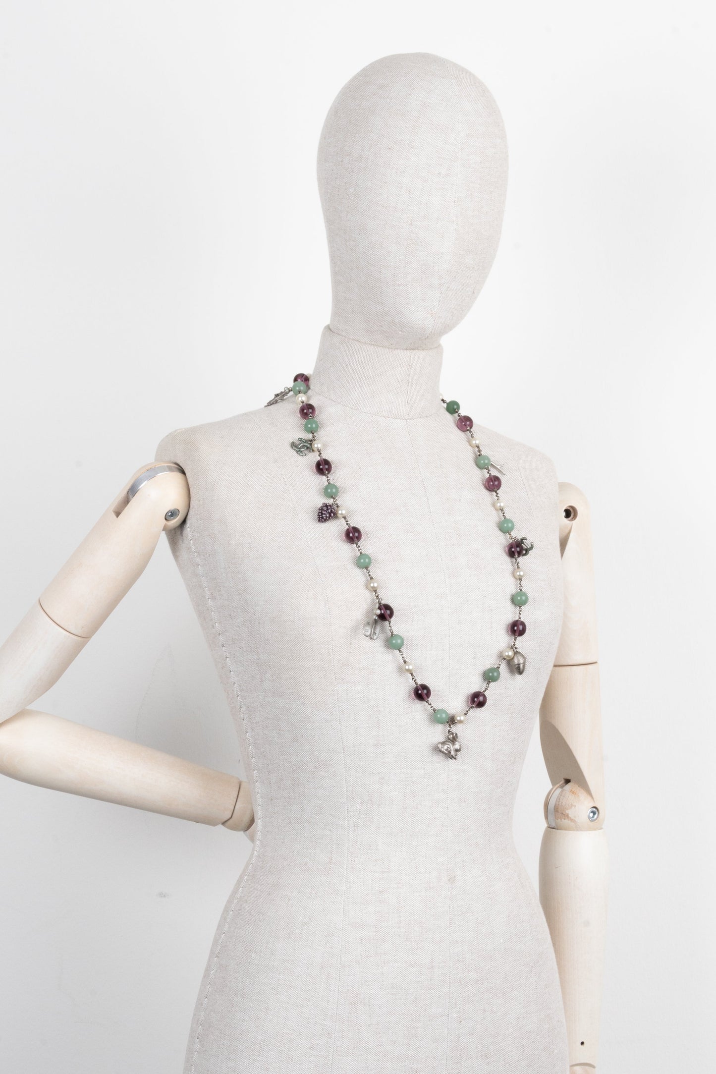 CHANEL 2005 Bunny Leave Stone Necklace Silver