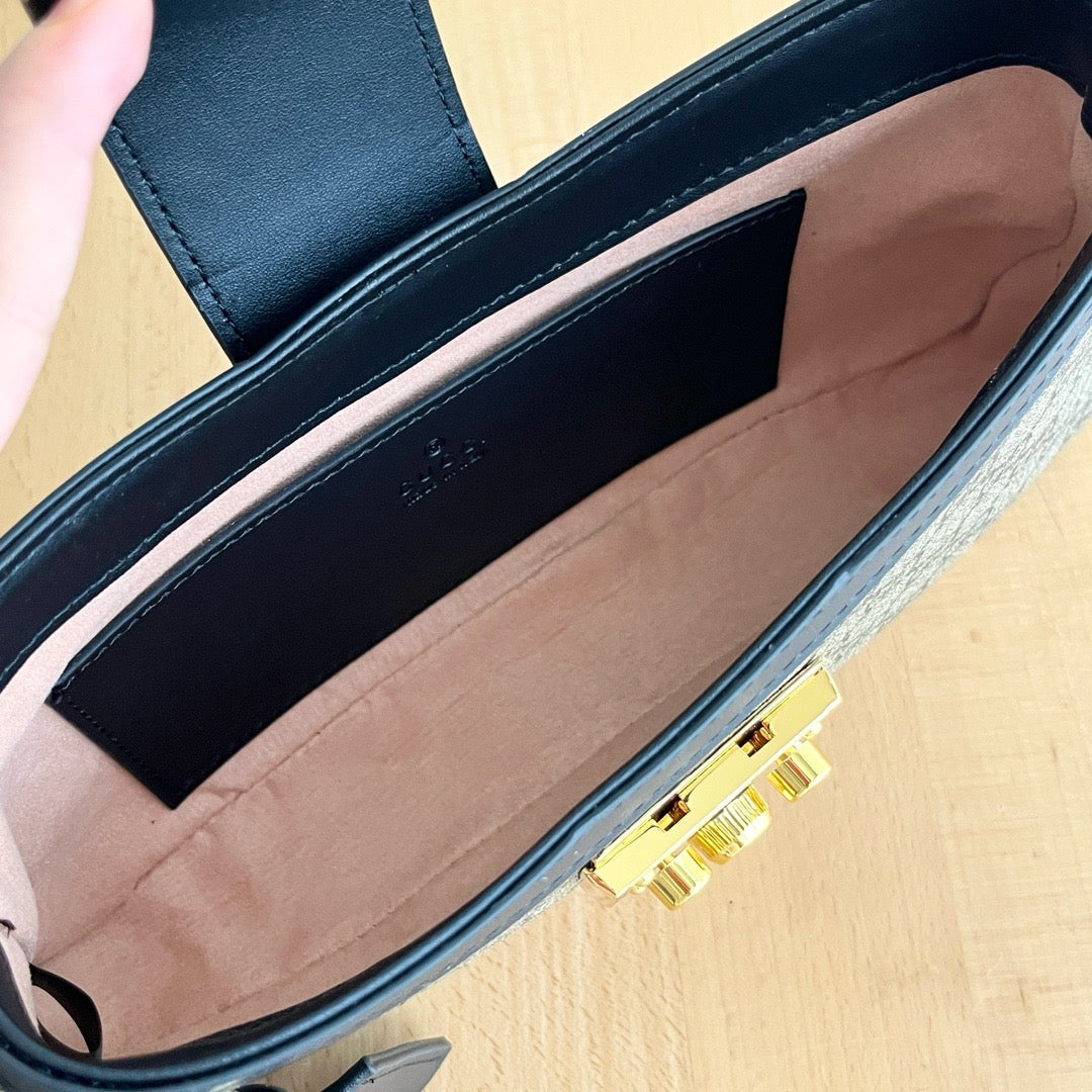 GC699 Padlock GG Small Shoulder Bag / 10.6x5.5x2.3inch