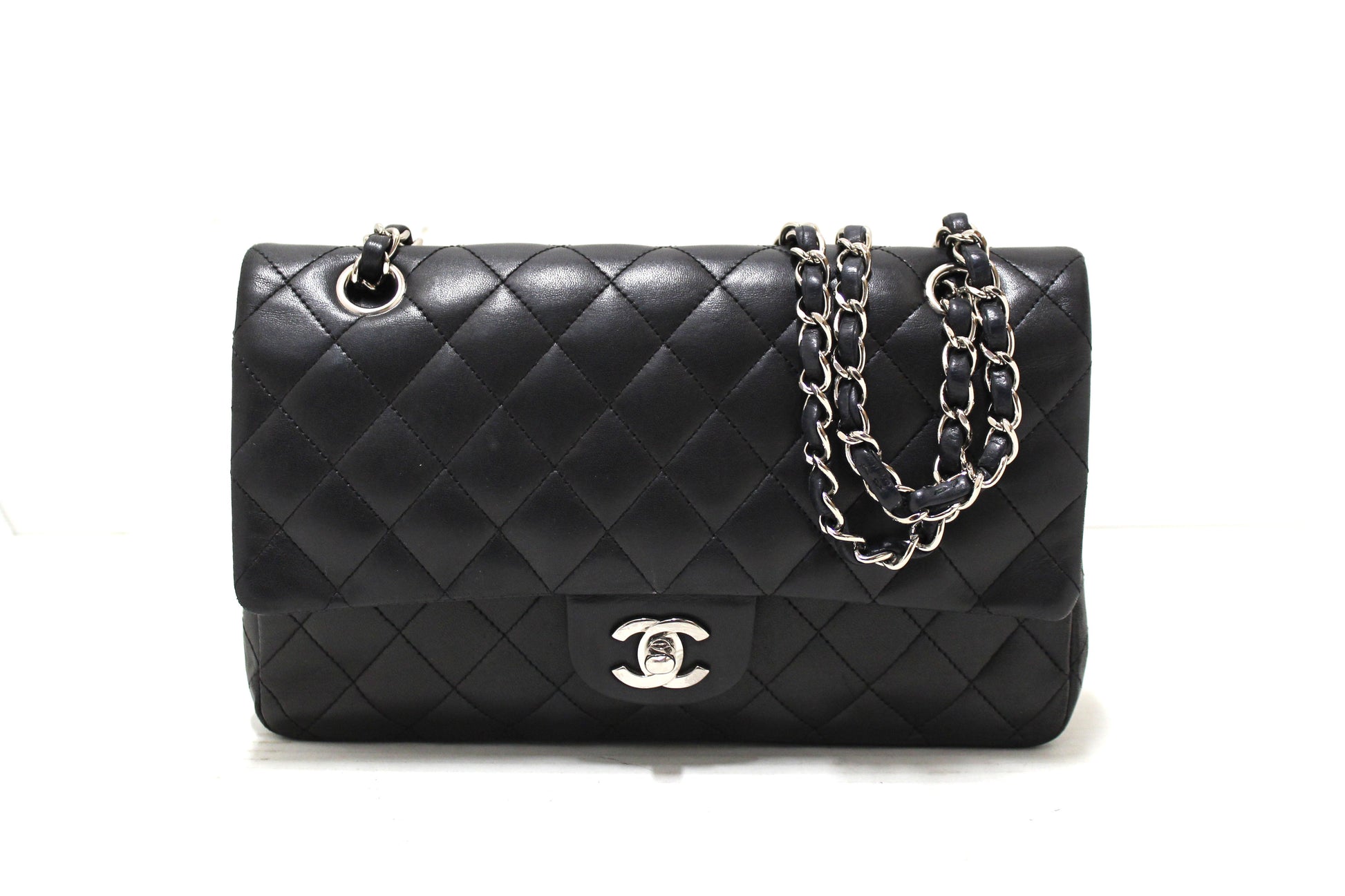 chanel black lambskin leather medium classic flap chain bag | Shop Now at Italystation.com