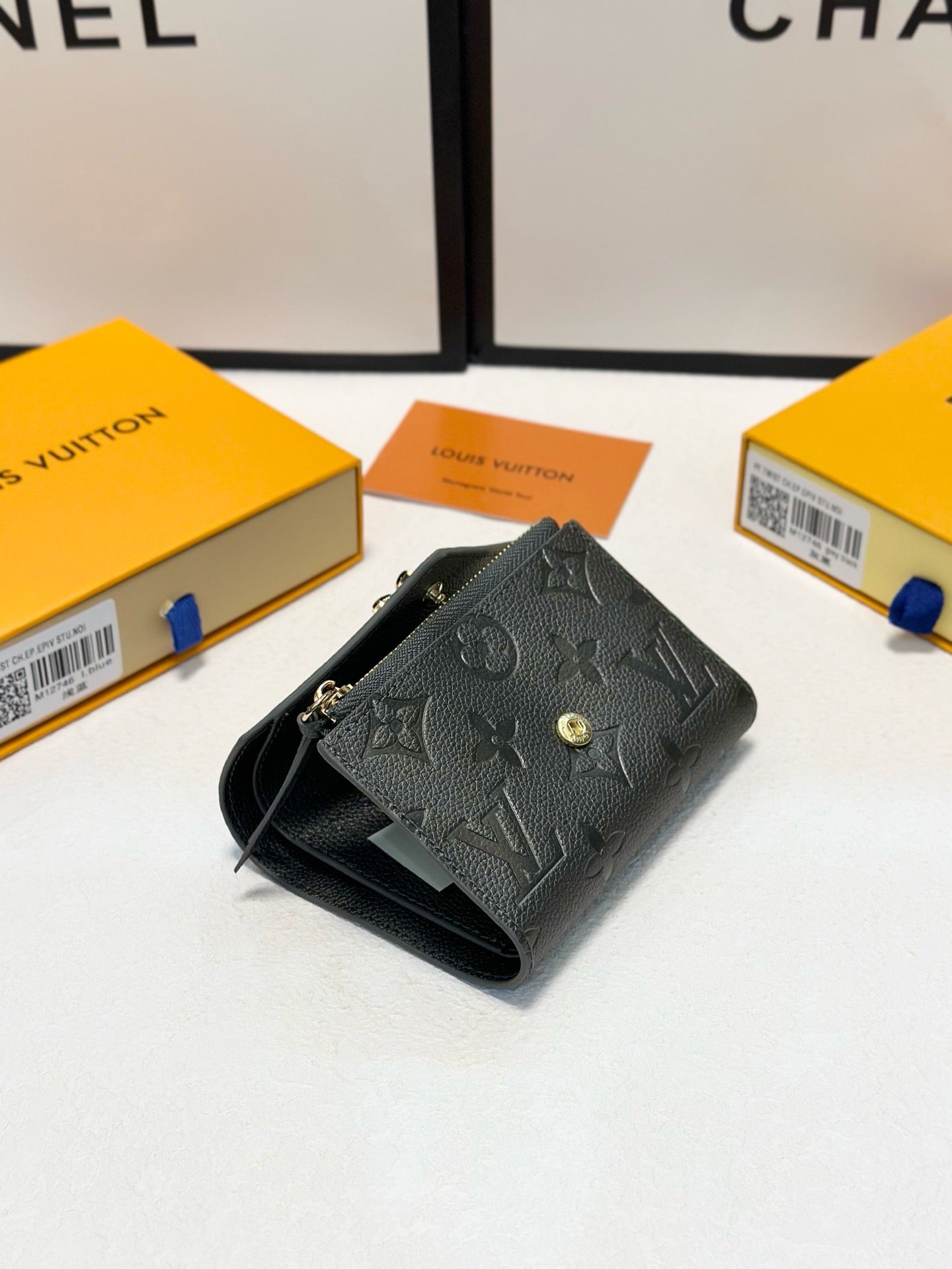 LB1194 Zoé Wallet / 3.7 x 3 x 1.2 inches
