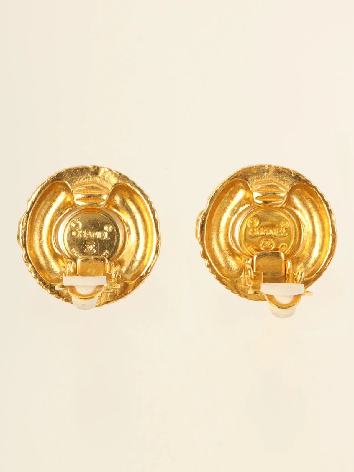 Top Quality Chanel Pearl Round 2 Cc Mark Earrings Gold/White