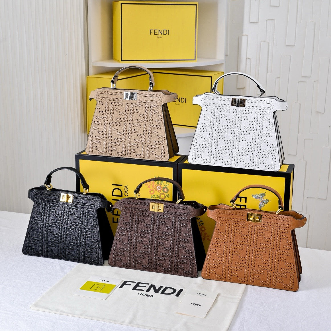 FF304 Peekaboo ISeeU Small / 10.6x5.9x2.3inch