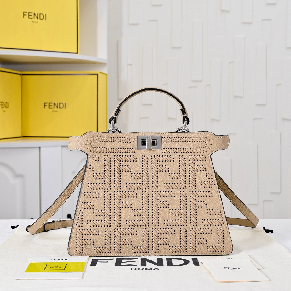 FF301 Peekaboo ISeeU Small / 10.6x5.9x2.3inch