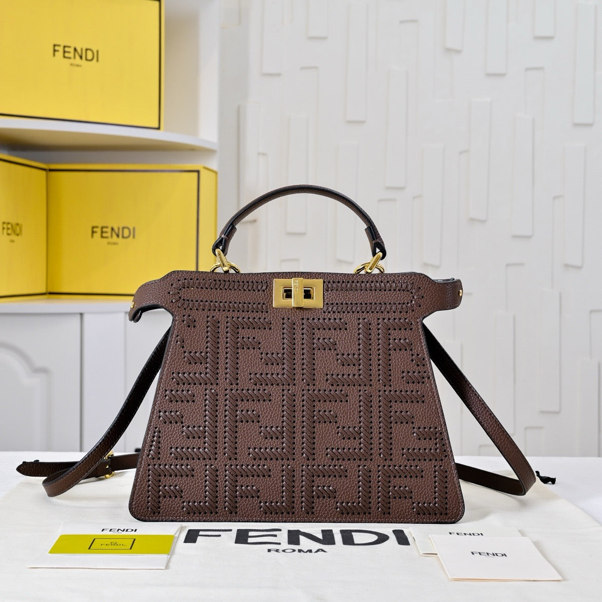 FF305 Peekaboo ISeeU Small / 10.6x5.9x2.3inch