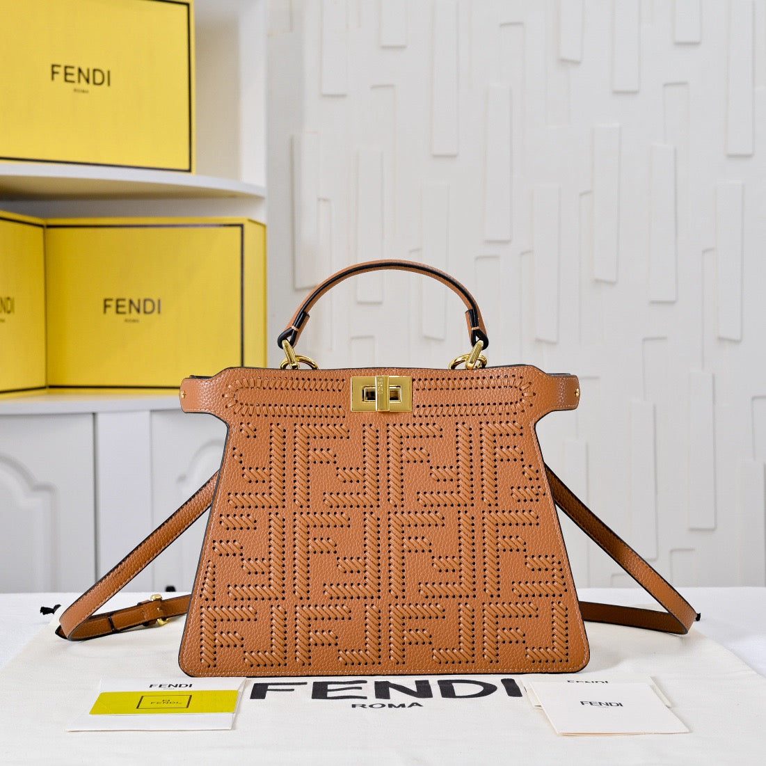 FF302 Peekaboo ISeeU Small / 10.6x5.9x2.3inch