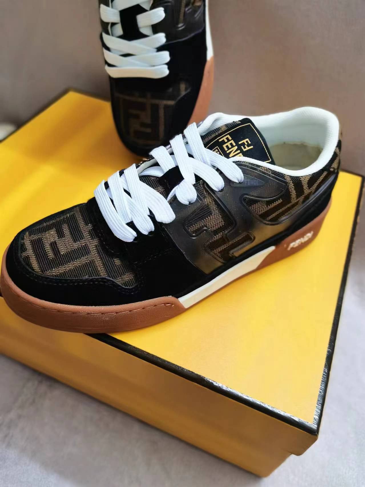 SE1548 Fendi Match Sneaker / Size5-10
