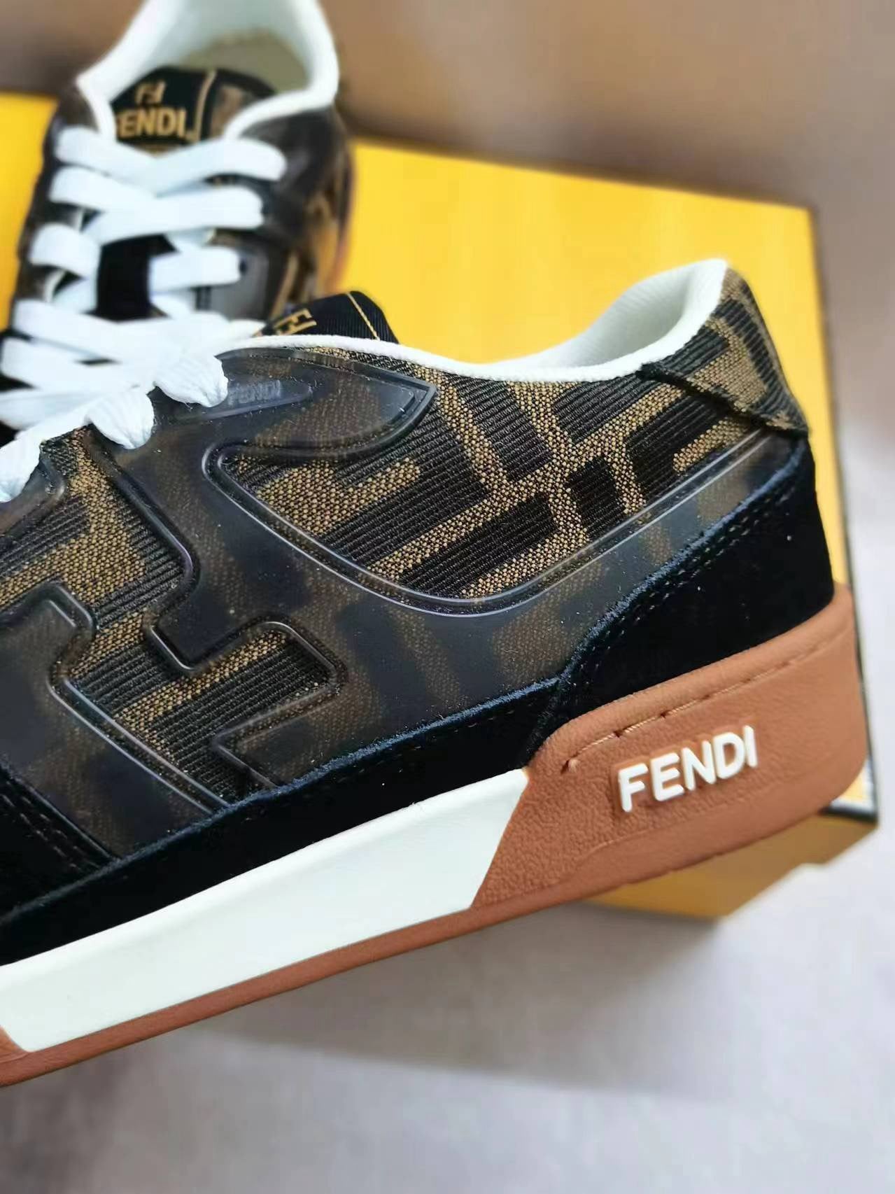 SE1548 Fendi Match Sneaker / Size5-10