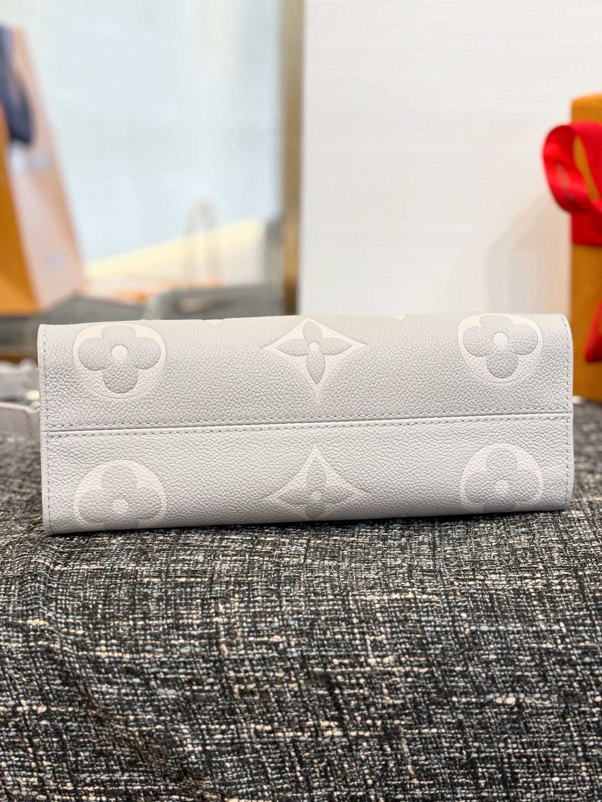 LB1196 OnTheGo East West / 9.8 x 5.1 x 3.9 inches / HIGHEST QUALITY VERSION