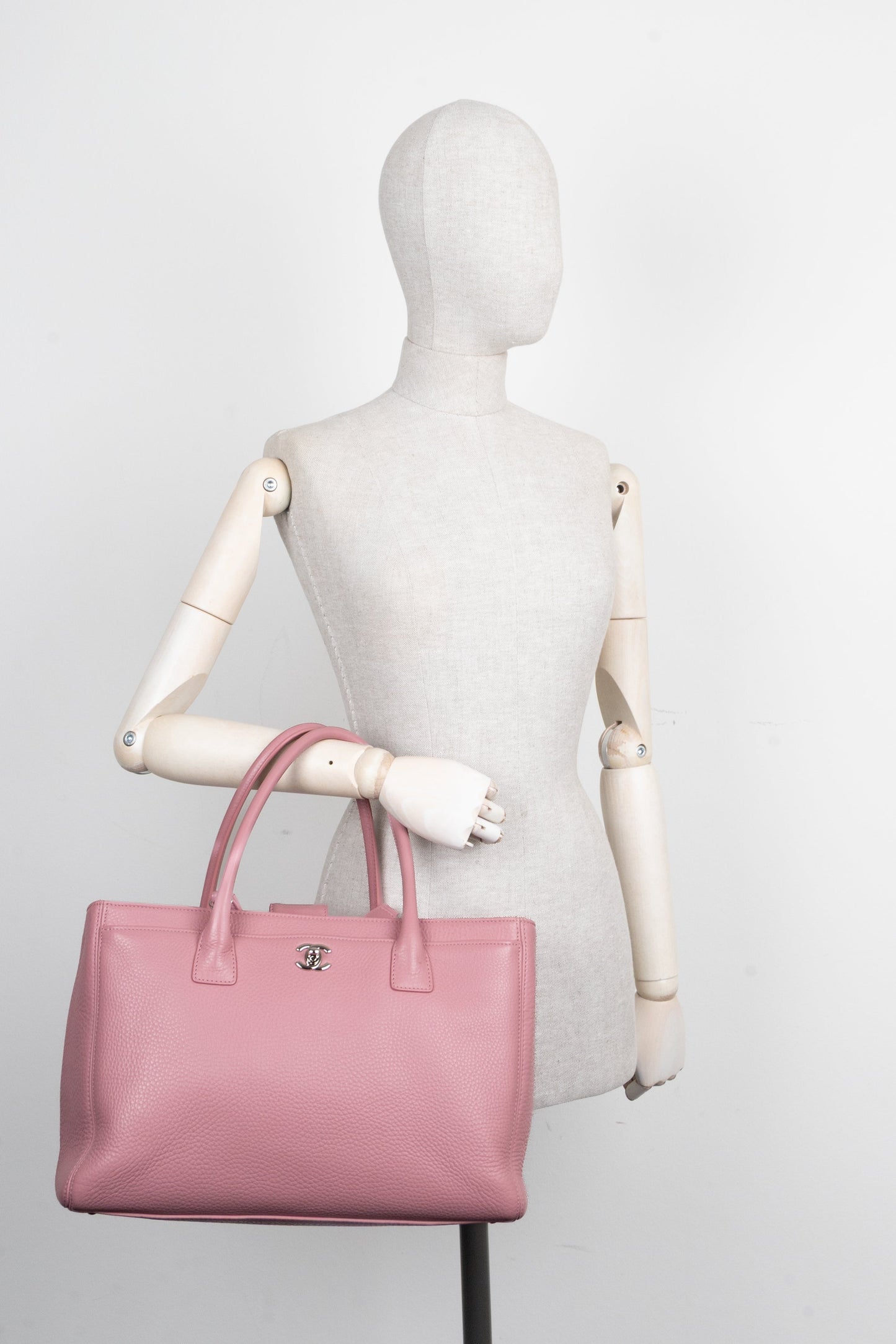 CHANEL Executive Cerf Tote Bag Pink
