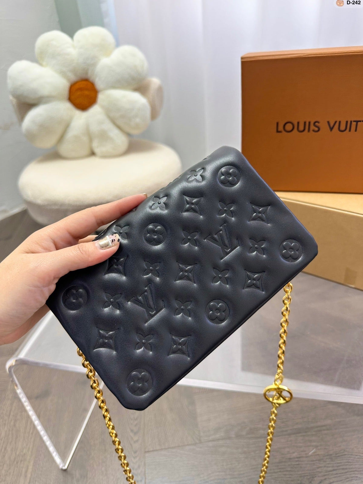 LB849 Pochette Coussin / 7.9 x 5.5 x 3.1 inches