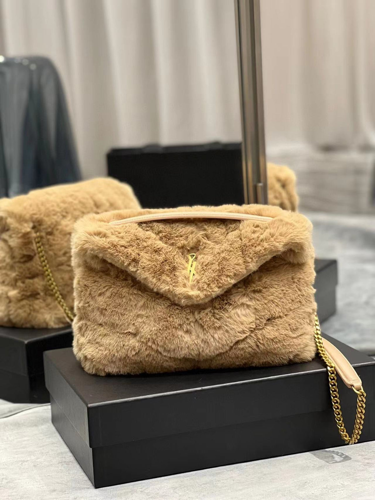 YSK192 Puffer Small Chain Bag in Quilted Shearling