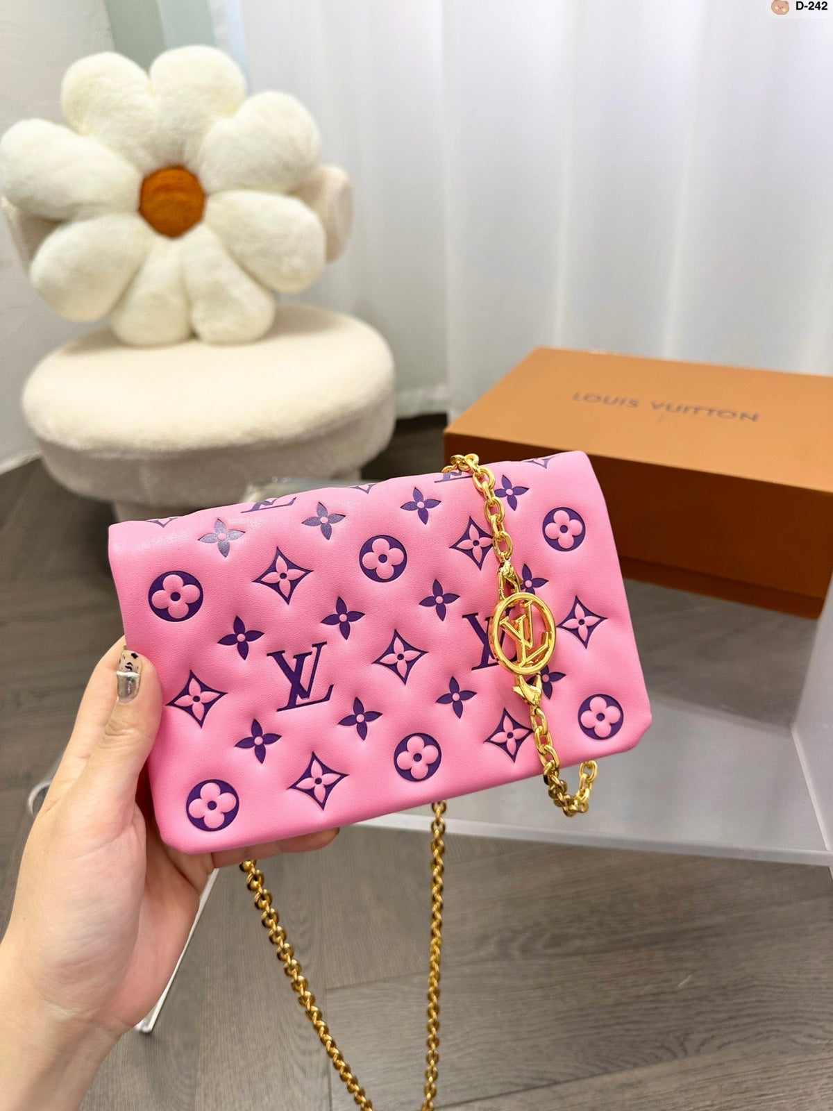 LB849 Pochette Coussin / 7.9 x 5.5 x 3.1 inches