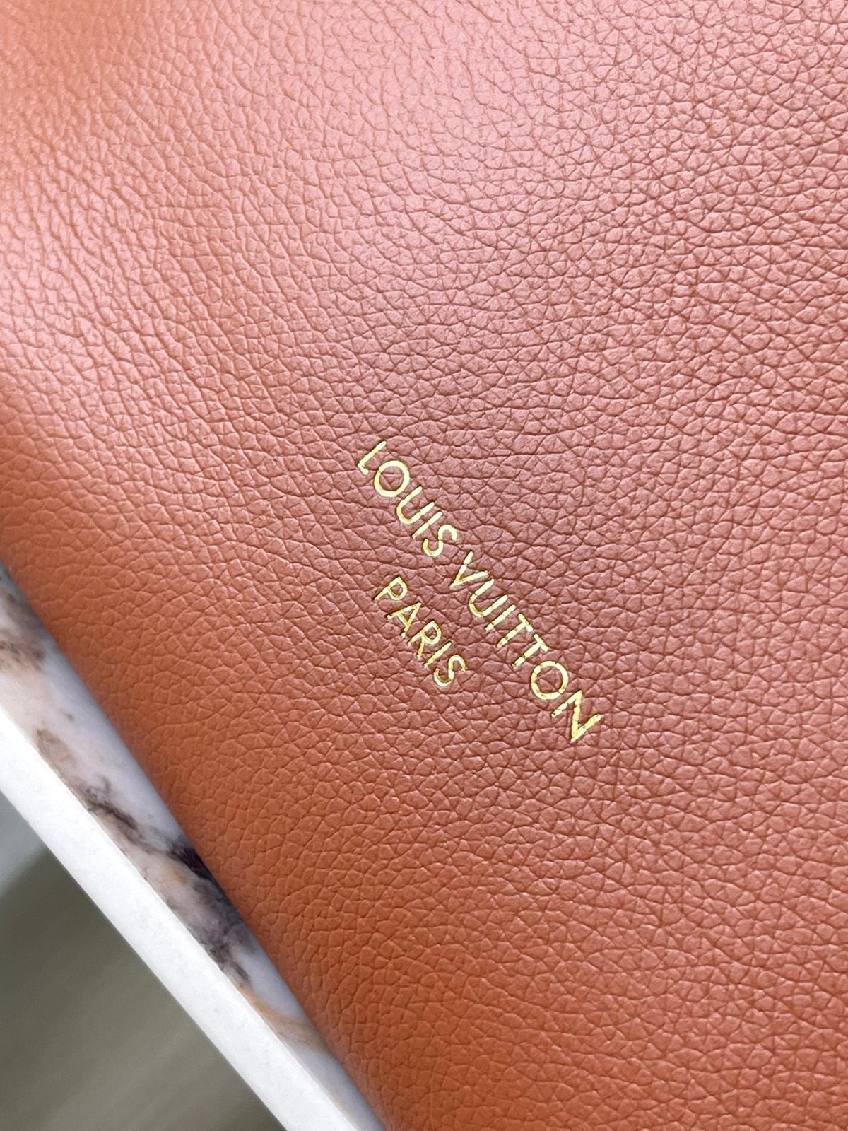 LB1022 Low Key Hobo PM / HIGHEST QUALITY VERSION / 9.4 x 11 x 6.3 inches