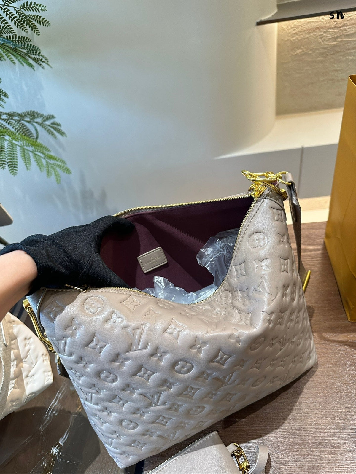 LB1120 Coussin Hobo MM / 15 x 13 x 3.9 inches