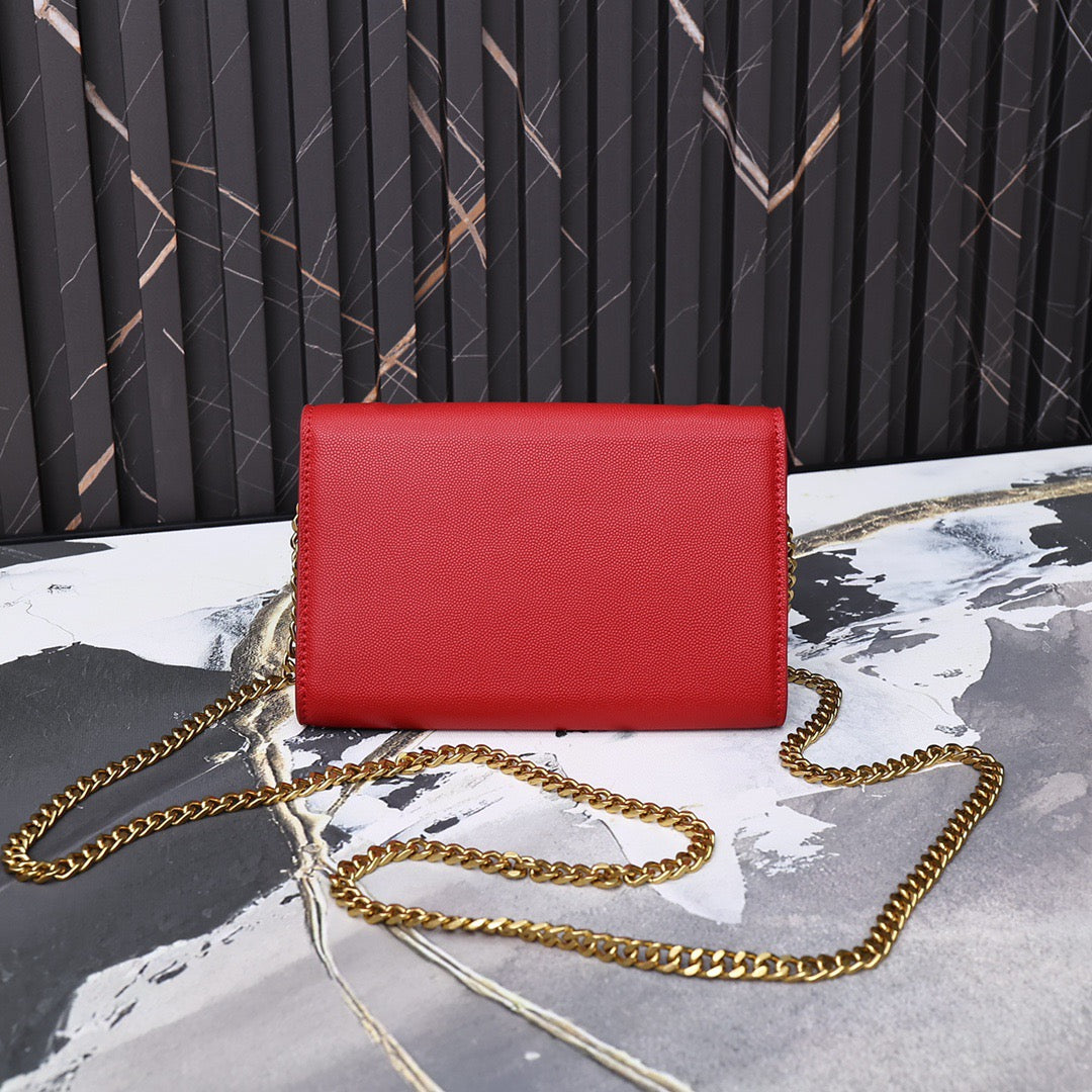 YSK188 Uptown Chain Wallet in Leather / 19 x 12 x 3 CM / 7.4 x 4.7 x 1.1 INCHES