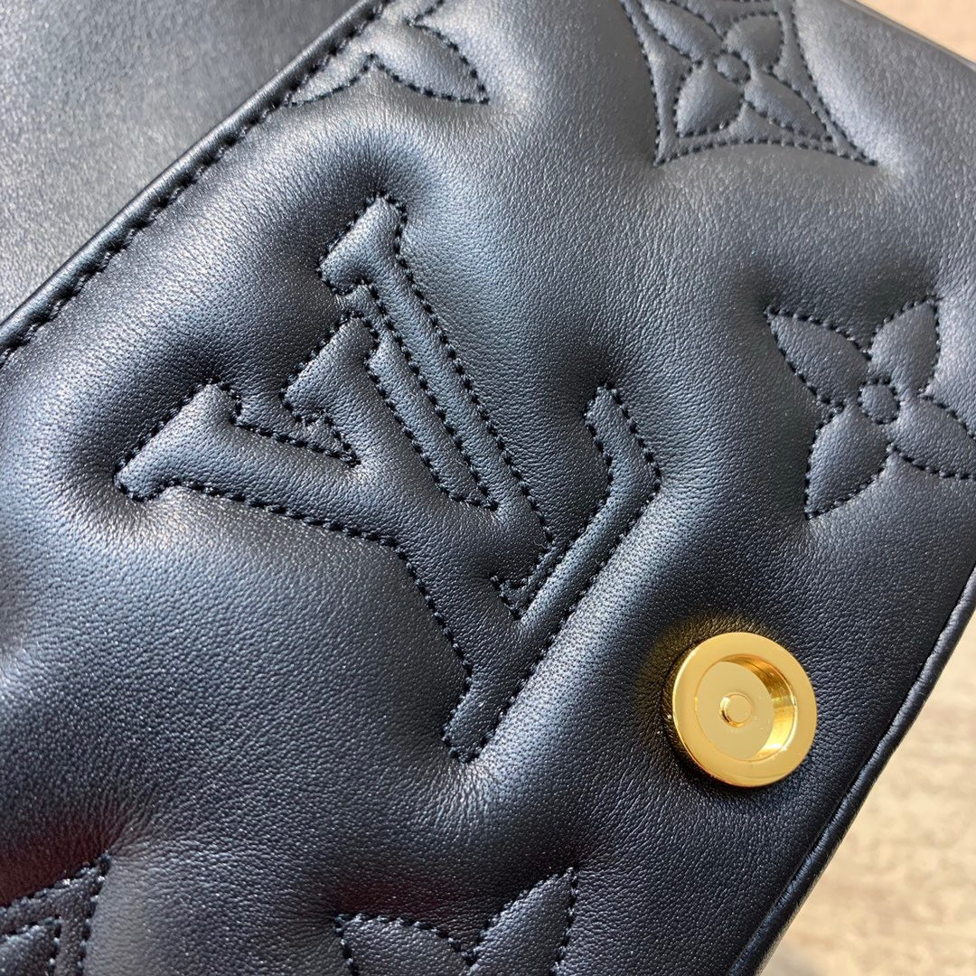LB663 Wallet on Strap Bubblegram / HIGHEST QUALITY VERSION / 7.9 x 4.7 x 2.4 inches