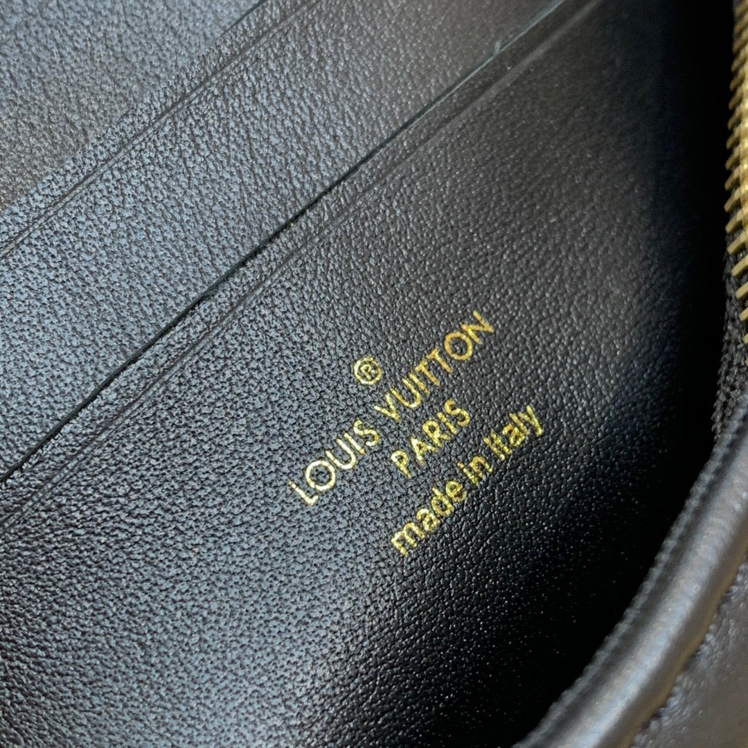 LB663 Wallet on Strap Bubblegram / HIGHEST QUALITY VERSION / 7.9 x 4.7 x 2.4 inches