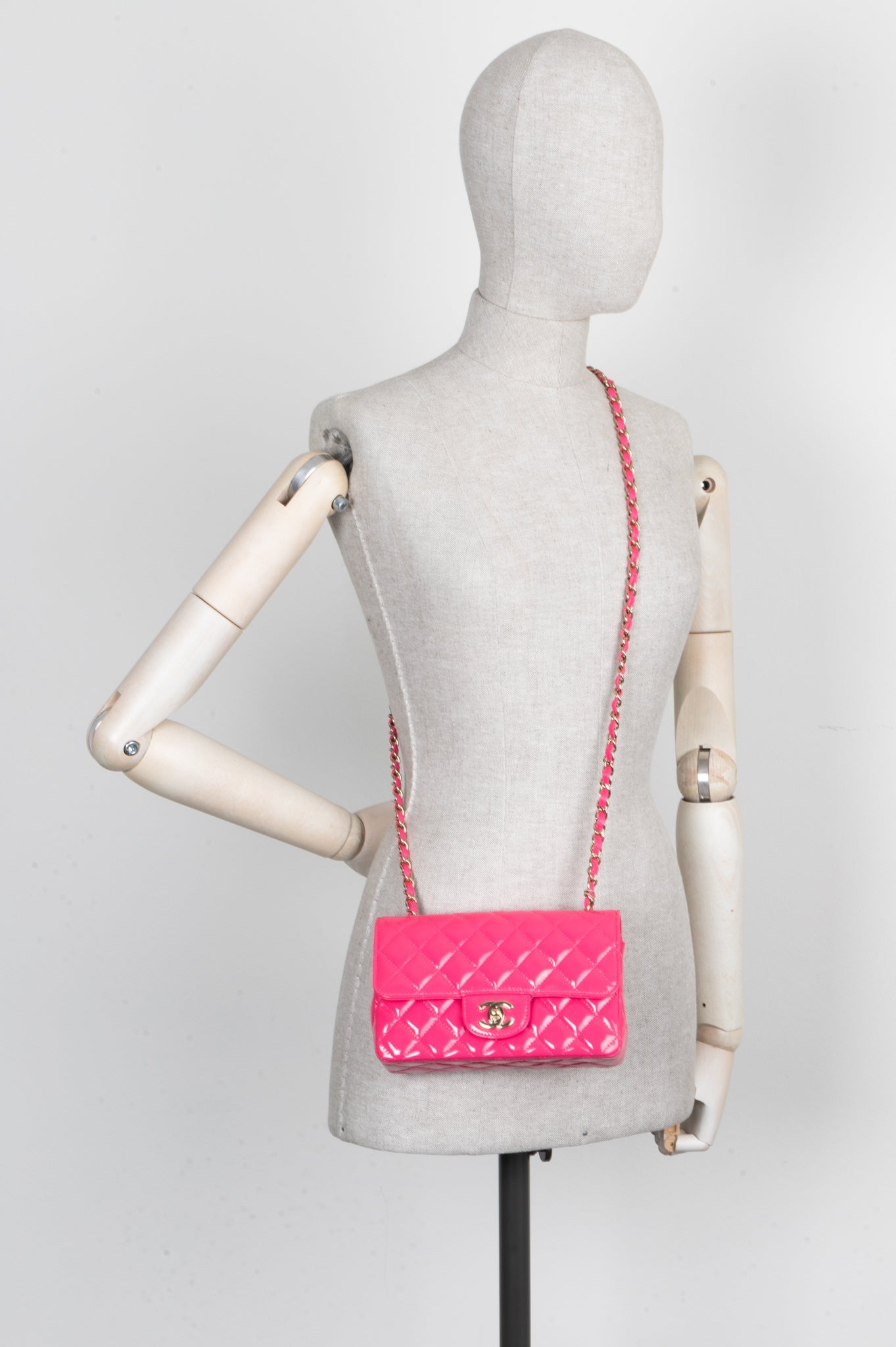 CHANEL Classic Mini Single Flap Crossbody Bag Patent Pink