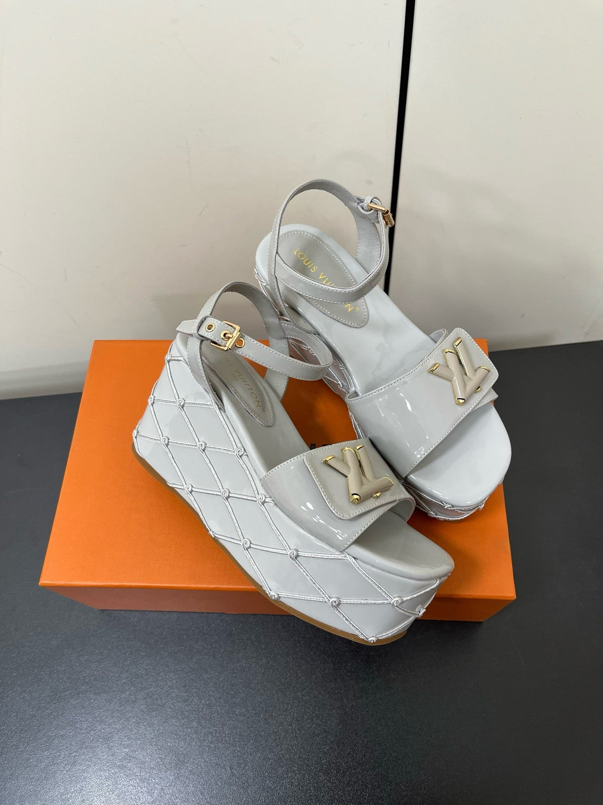 SE1578 Shake Wedge Sandal / Size5-11